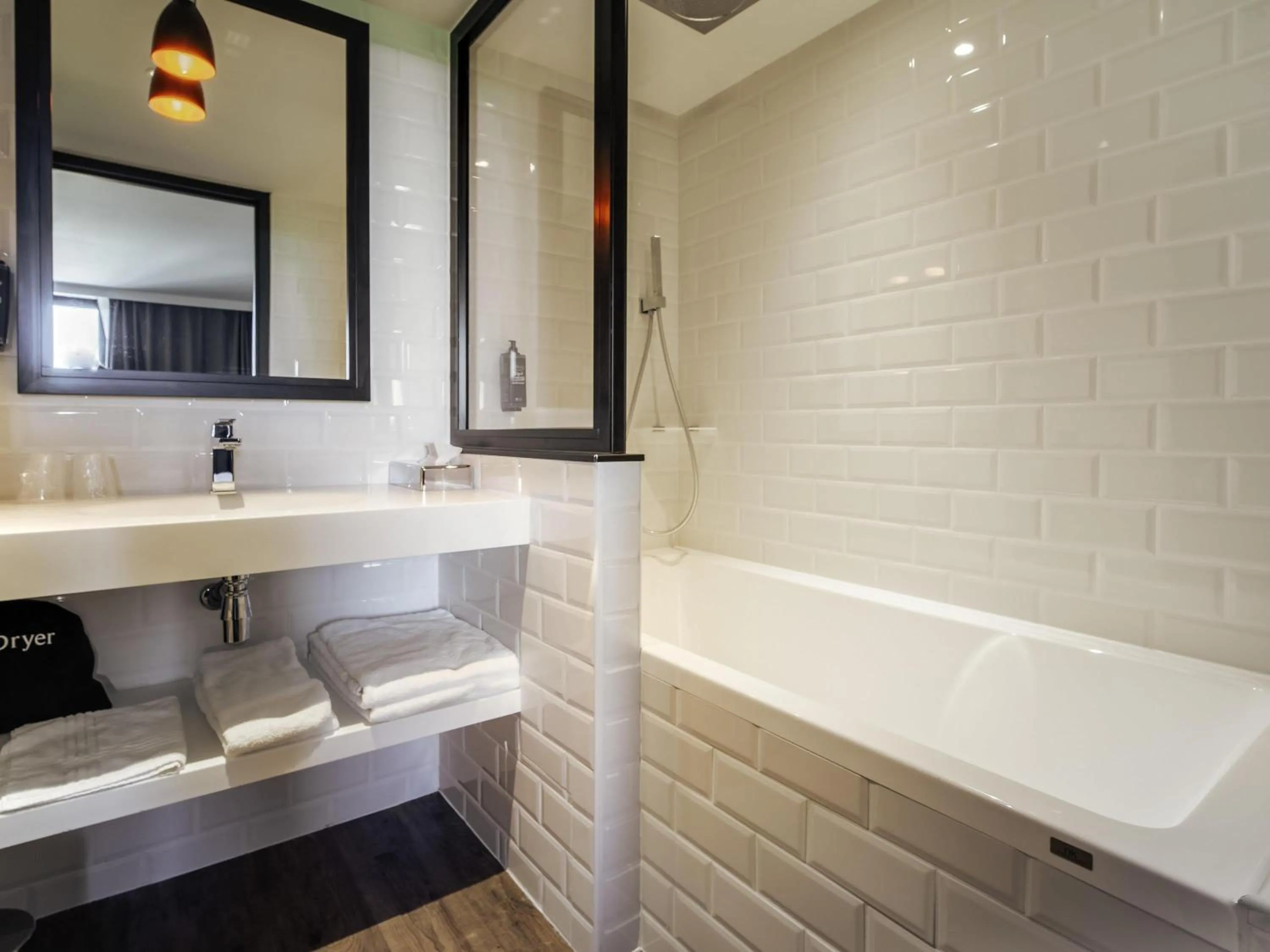 Bedroom in ibis Styles Castelnaudary