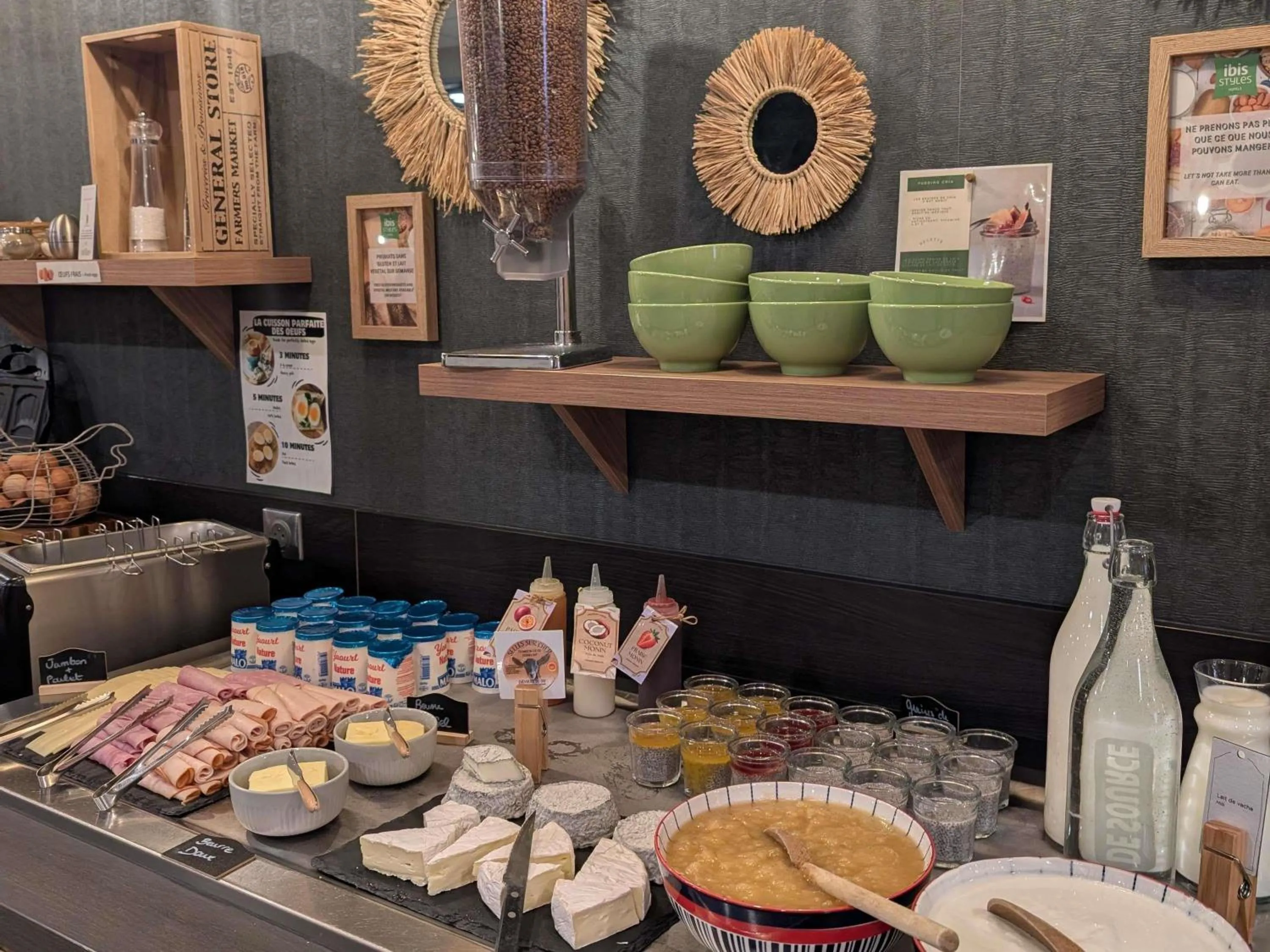 Breakfast in ibis Styles Contres-Cheverny