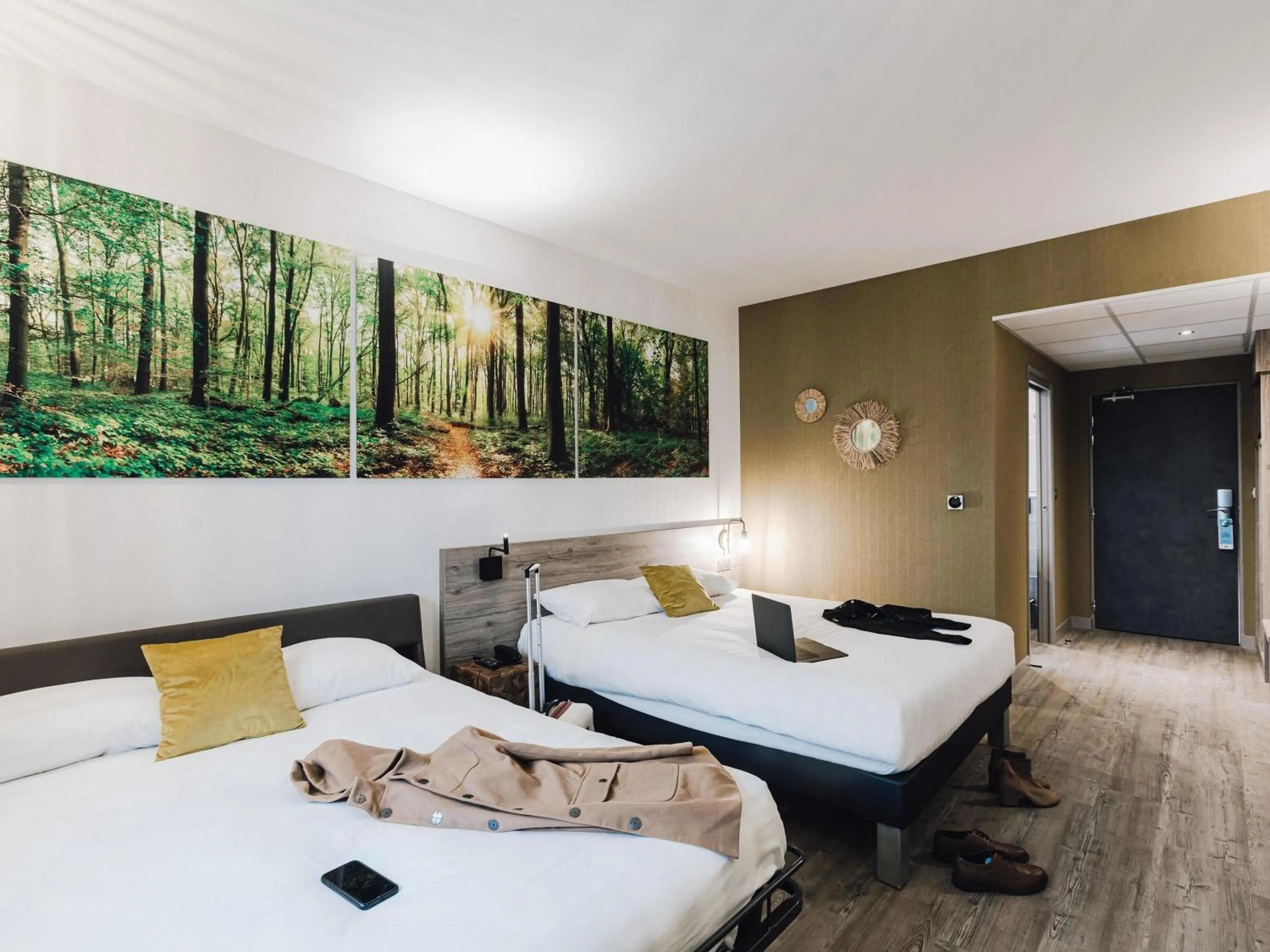 Bedroom, Bed in ibis Styles Contres-Cheverny