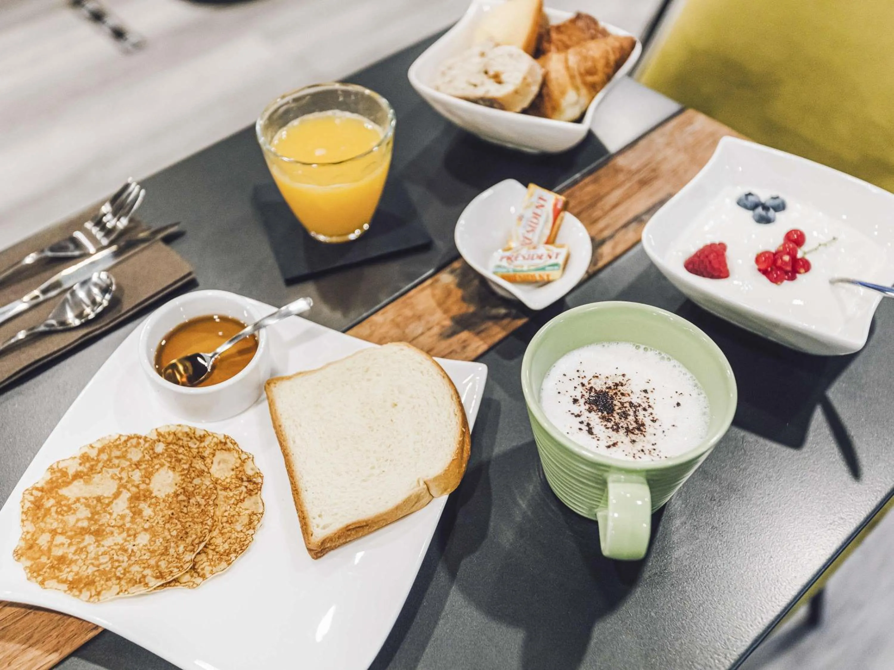 Breakfast in ibis Styles Contres-Cheverny