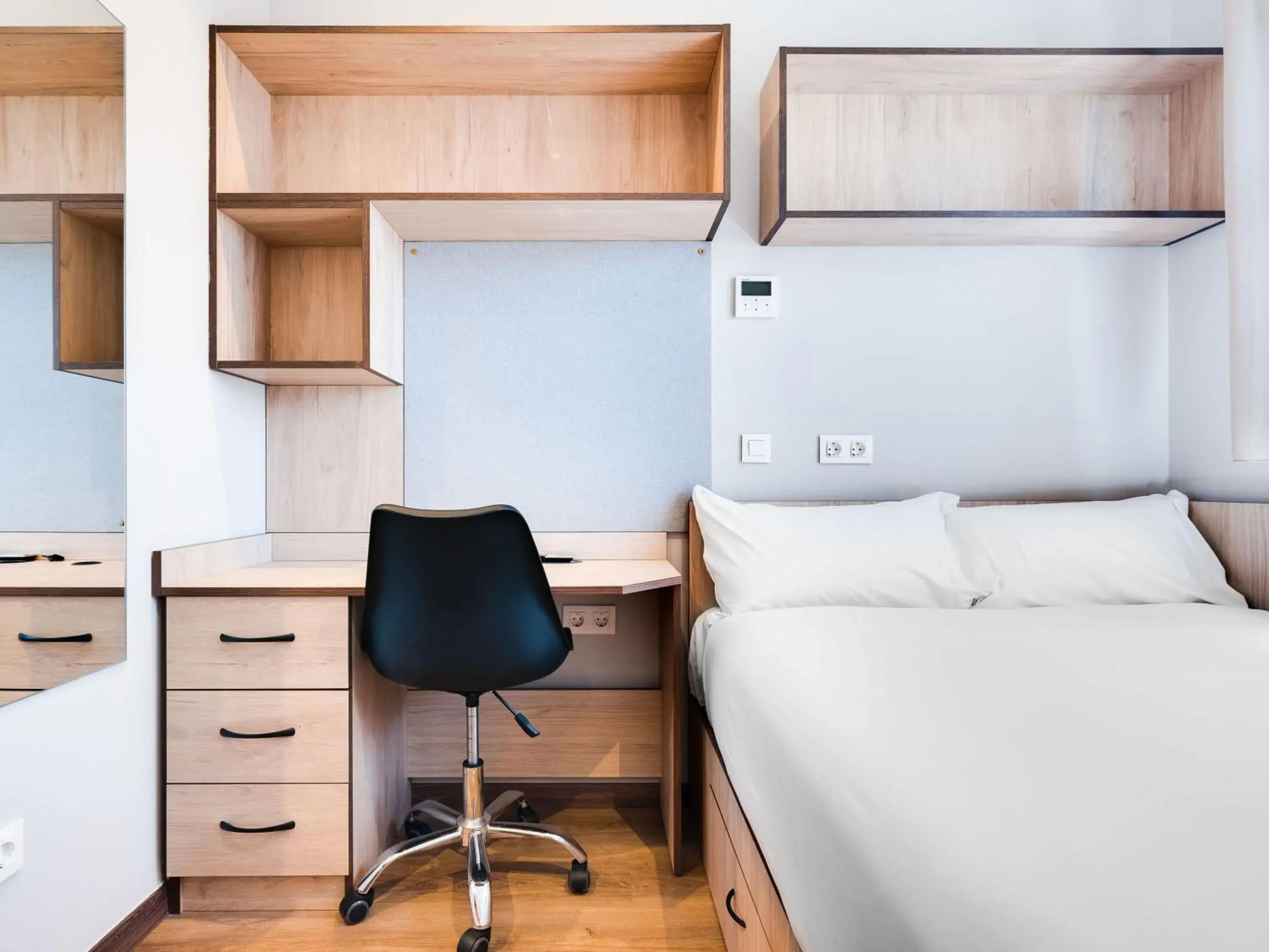 Standard Double Room in Livensa Living Studios Málaga Feria Standard Double Room in Livensa Living Studios Málaga Feria