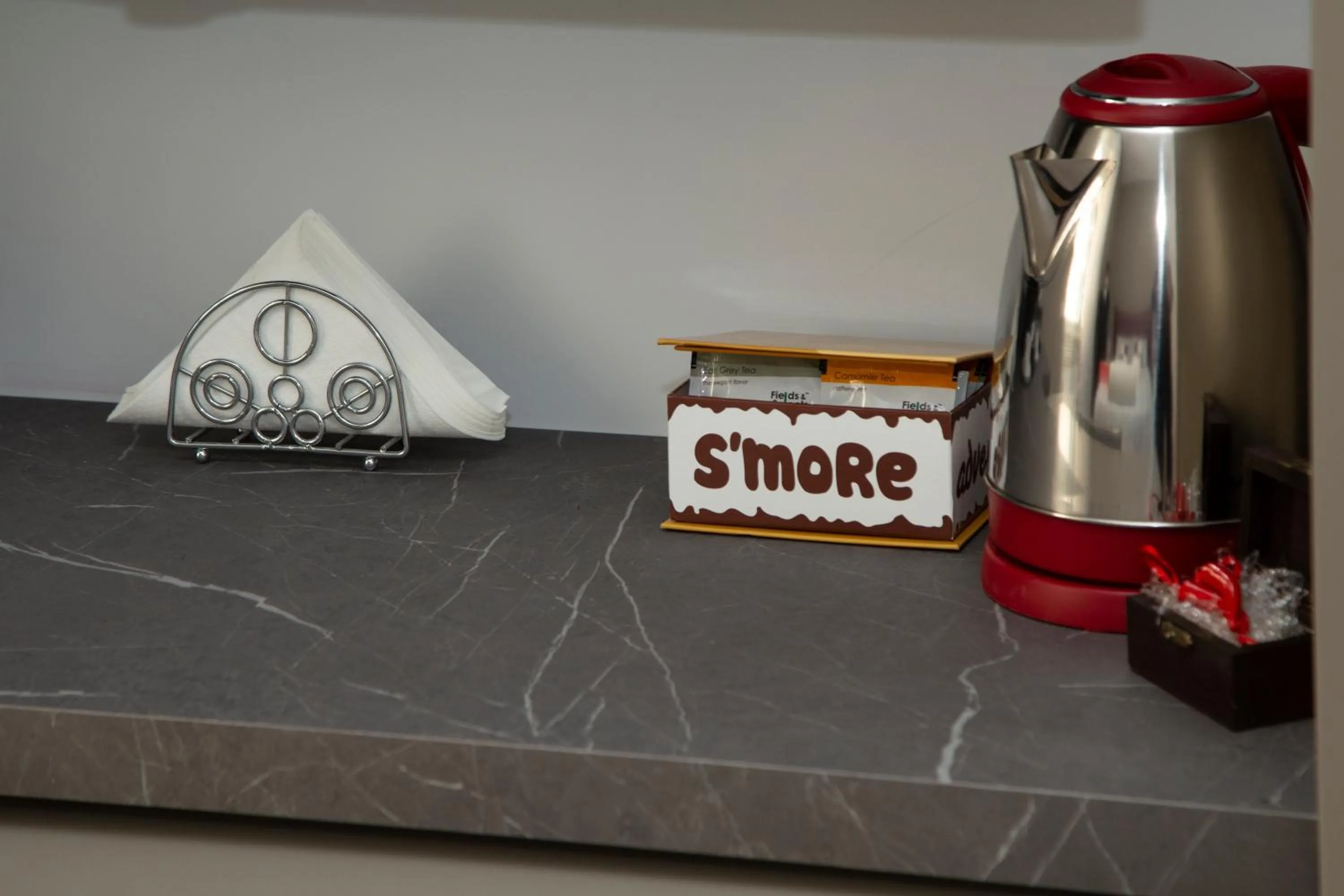 Coffee/tea facilities in Belvedere 75