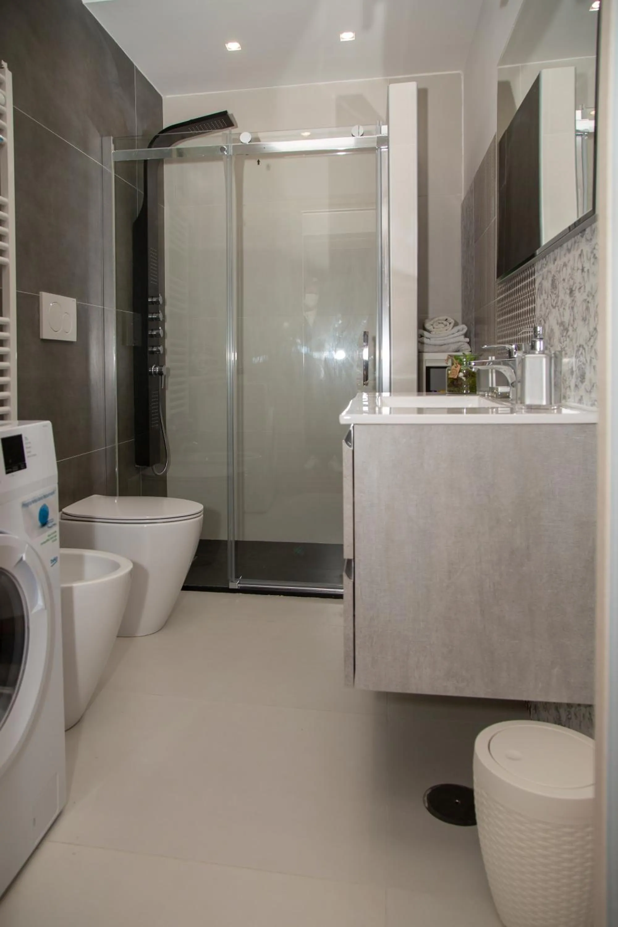 Bathroom in Belvedere 75