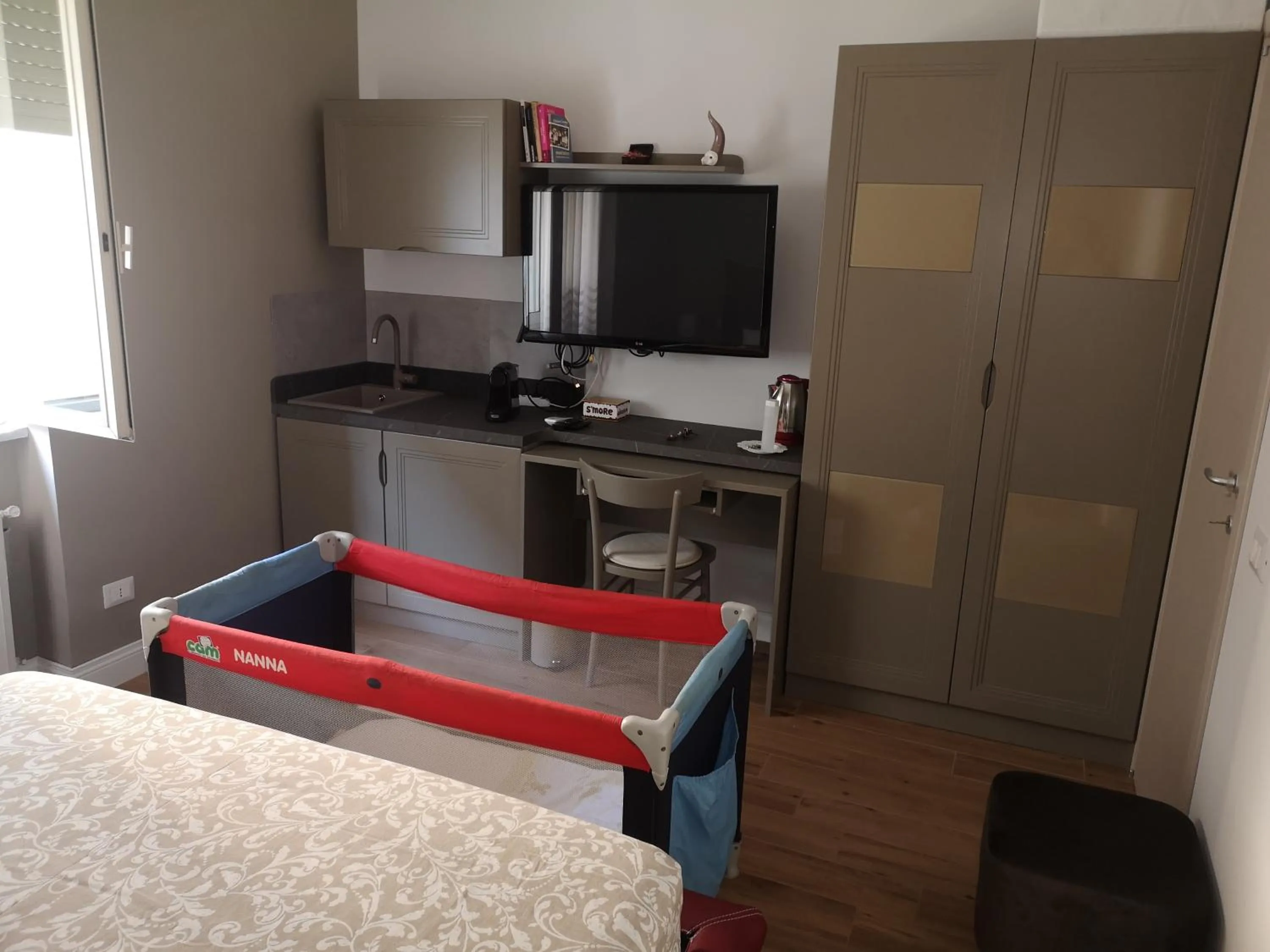 Kitchen or kitchenette, Bed in Belvedere 75