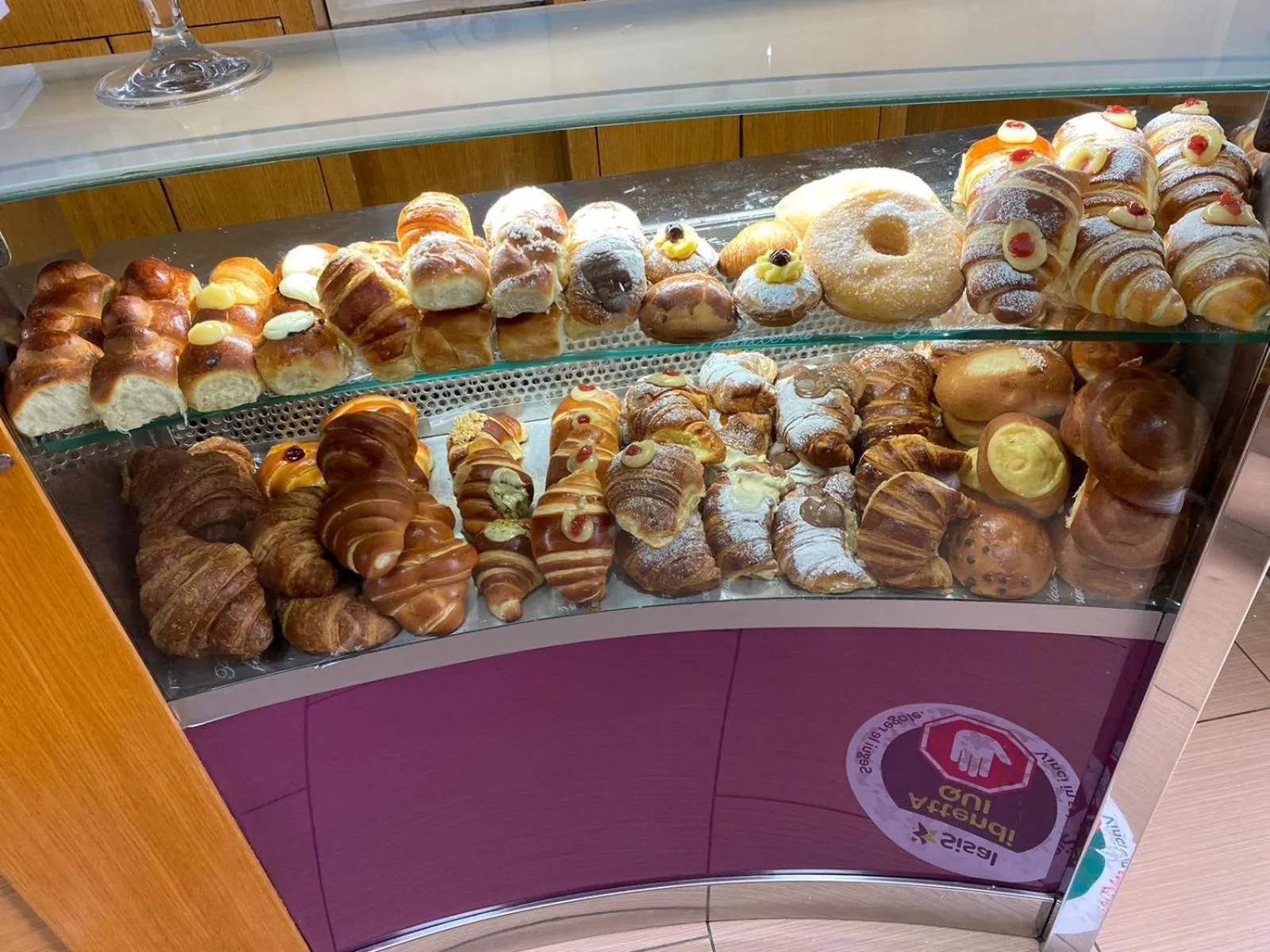 Food and drinks in Belvedere 75