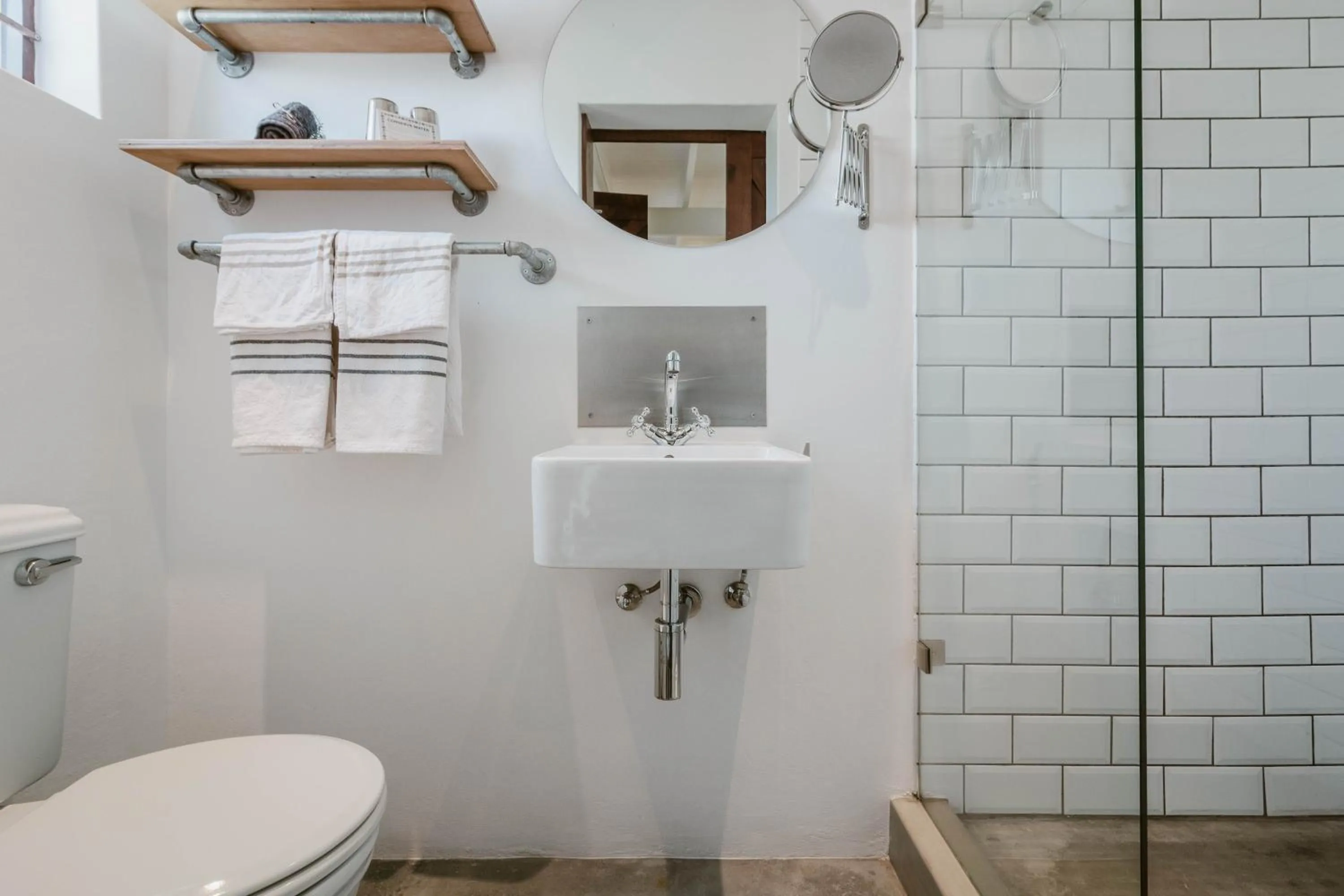 Shower in Gonana Guesthouse