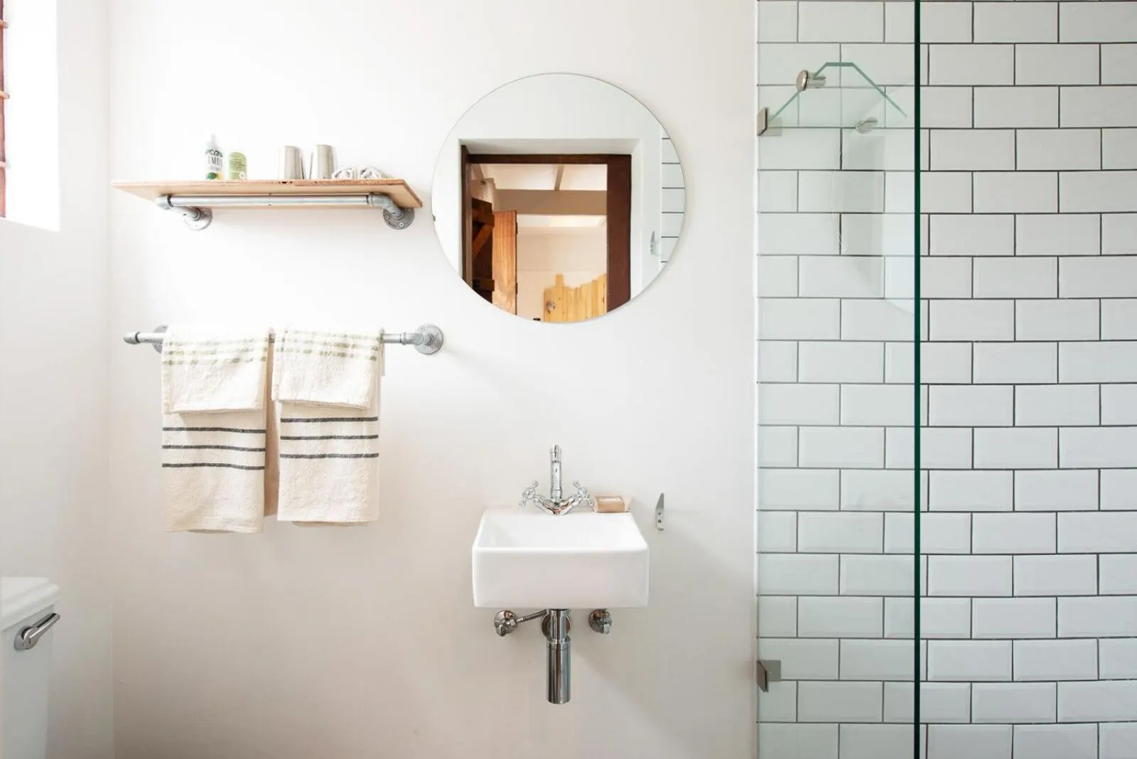 Shower in Gonana Guesthouse