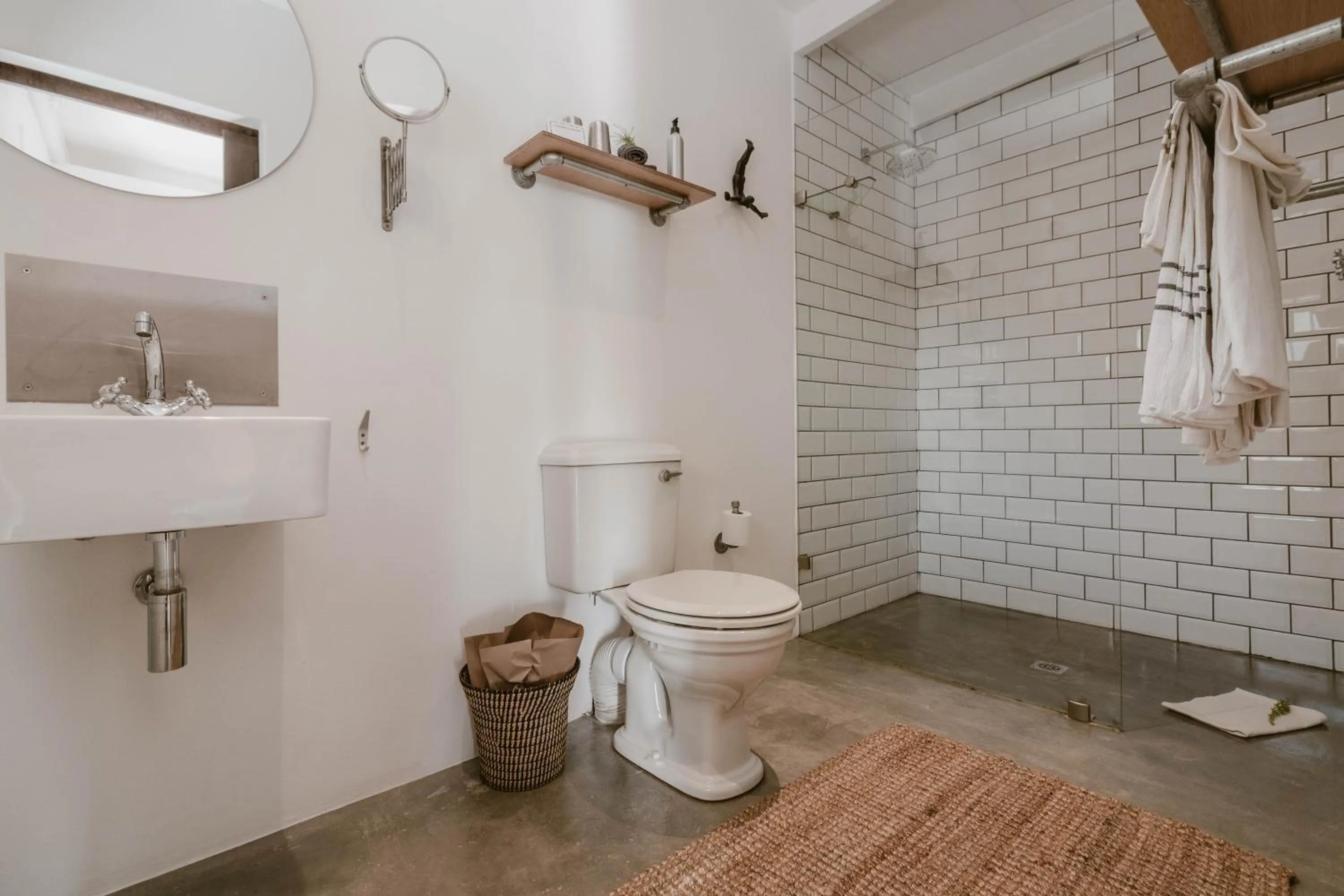 Shower in Gonana Guesthouse