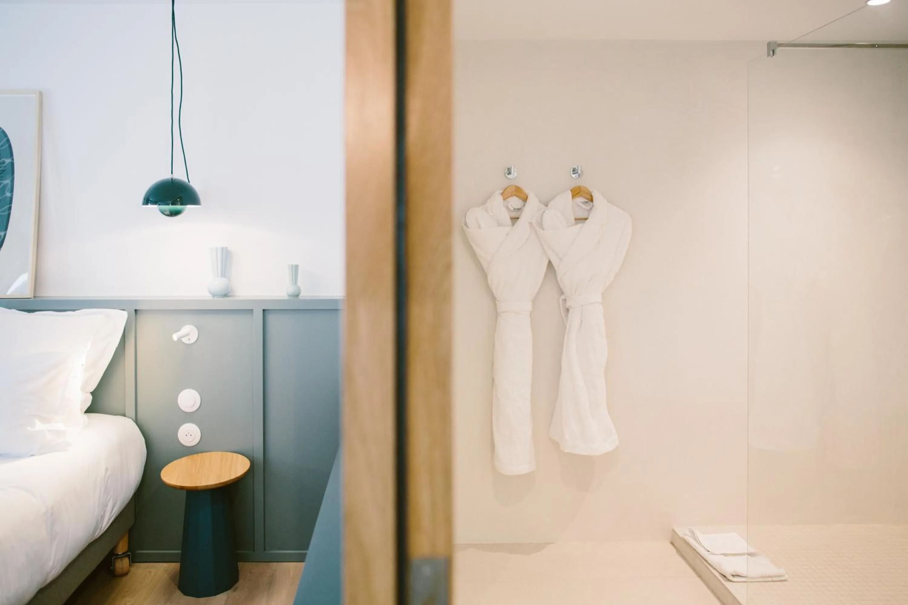 Bathroom, Bed in 70 Hectares... et l'Océan