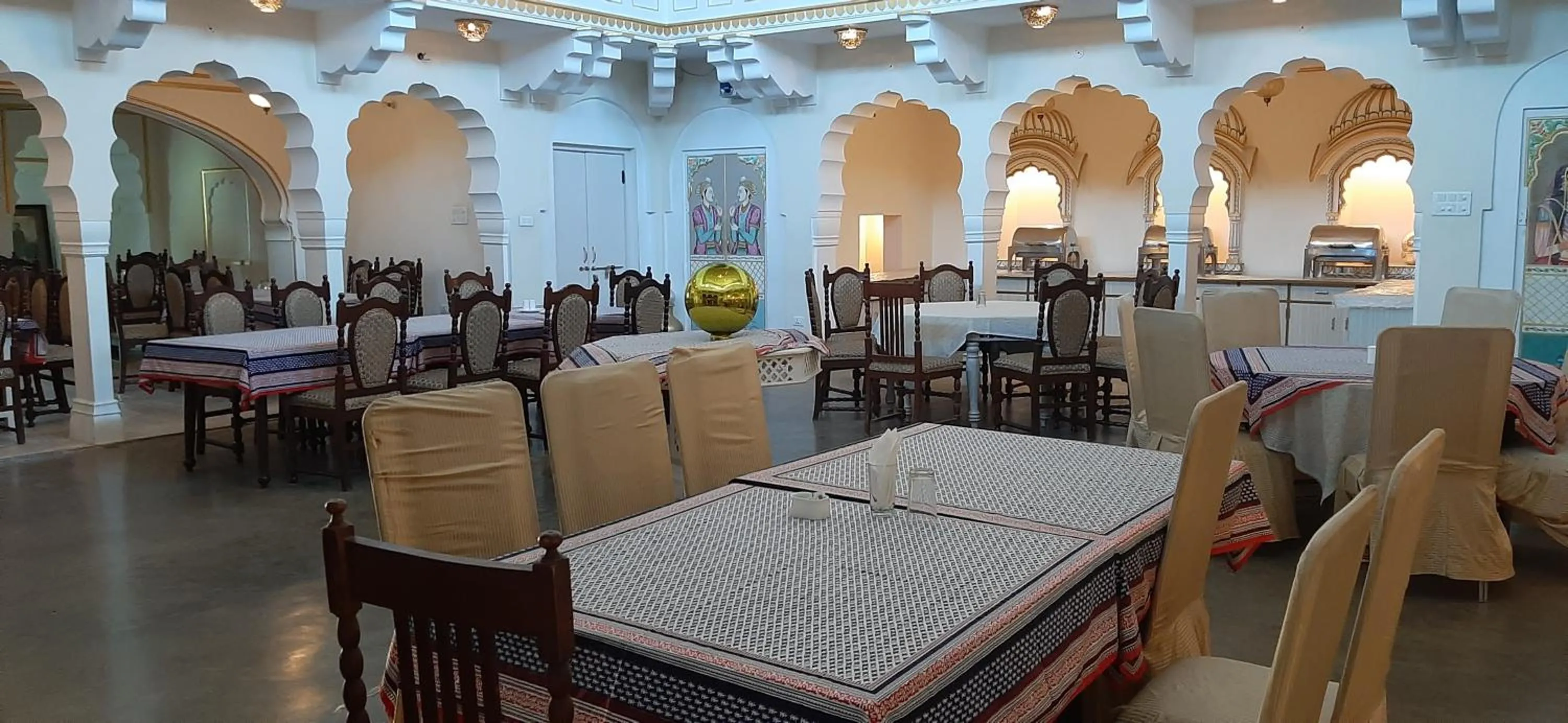 Restaurant/places to eat in Saba Haveli
