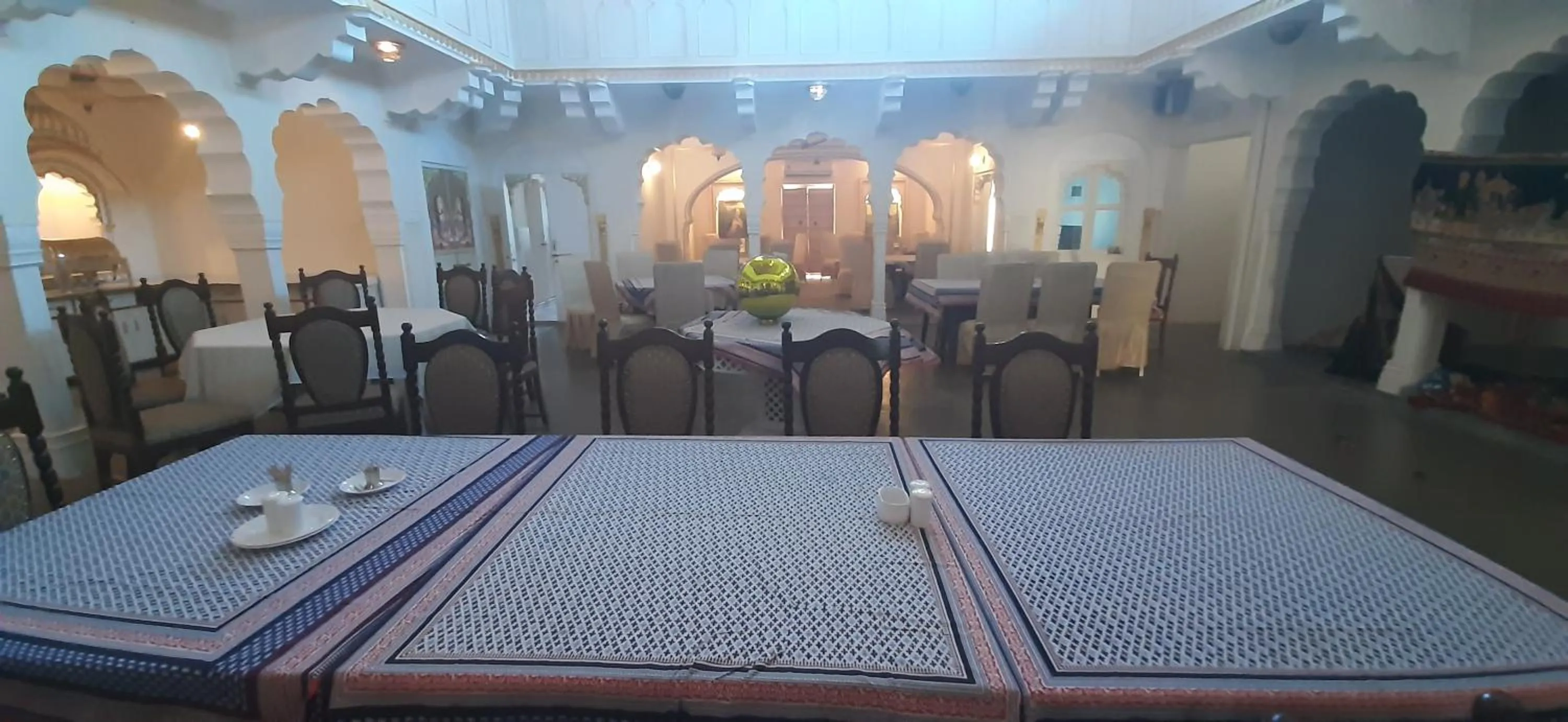 Restaurant/places to eat in Saba Haveli