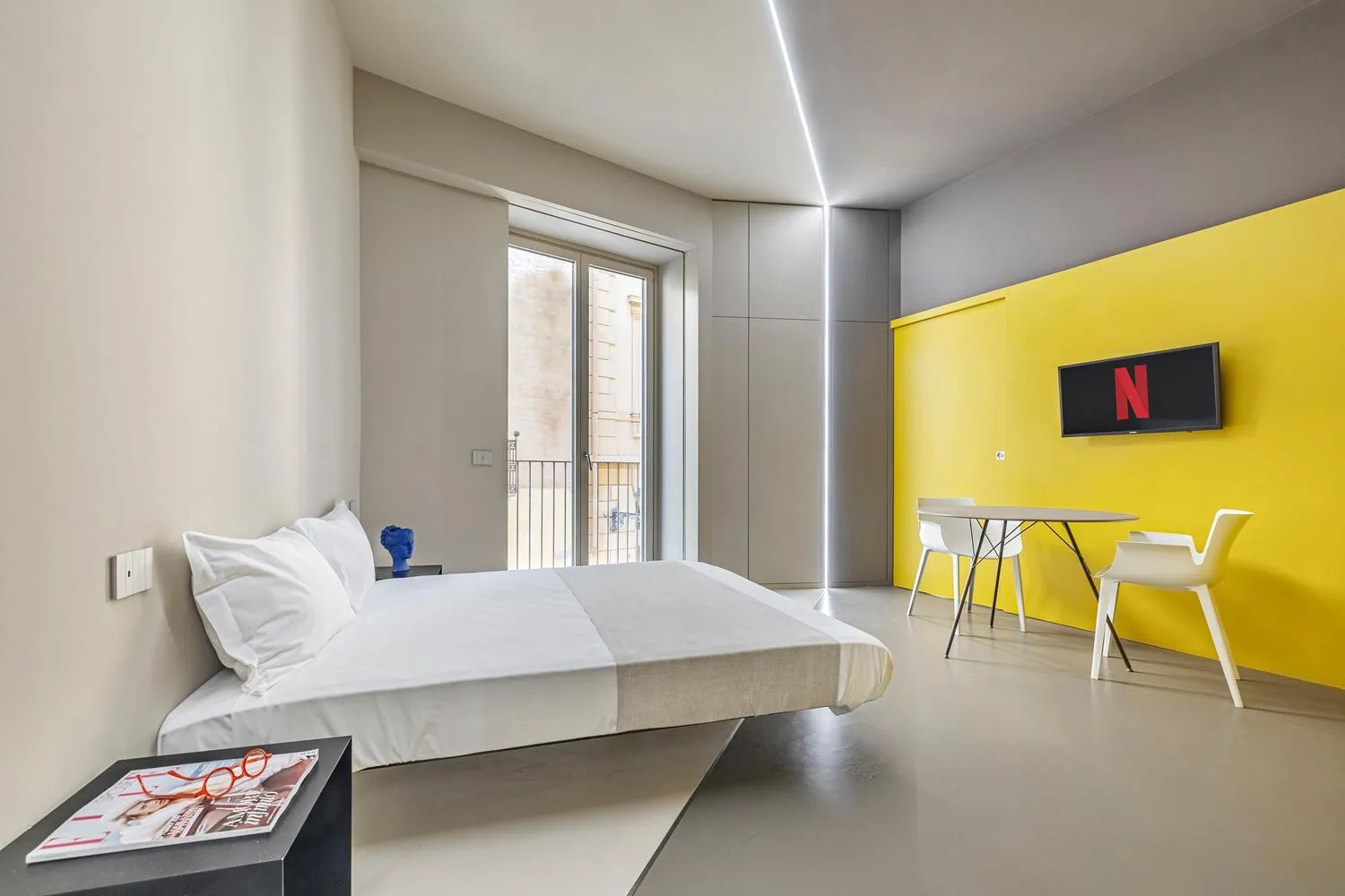 Bedroom, Bed in Fiveplace Design Suites & Apartments