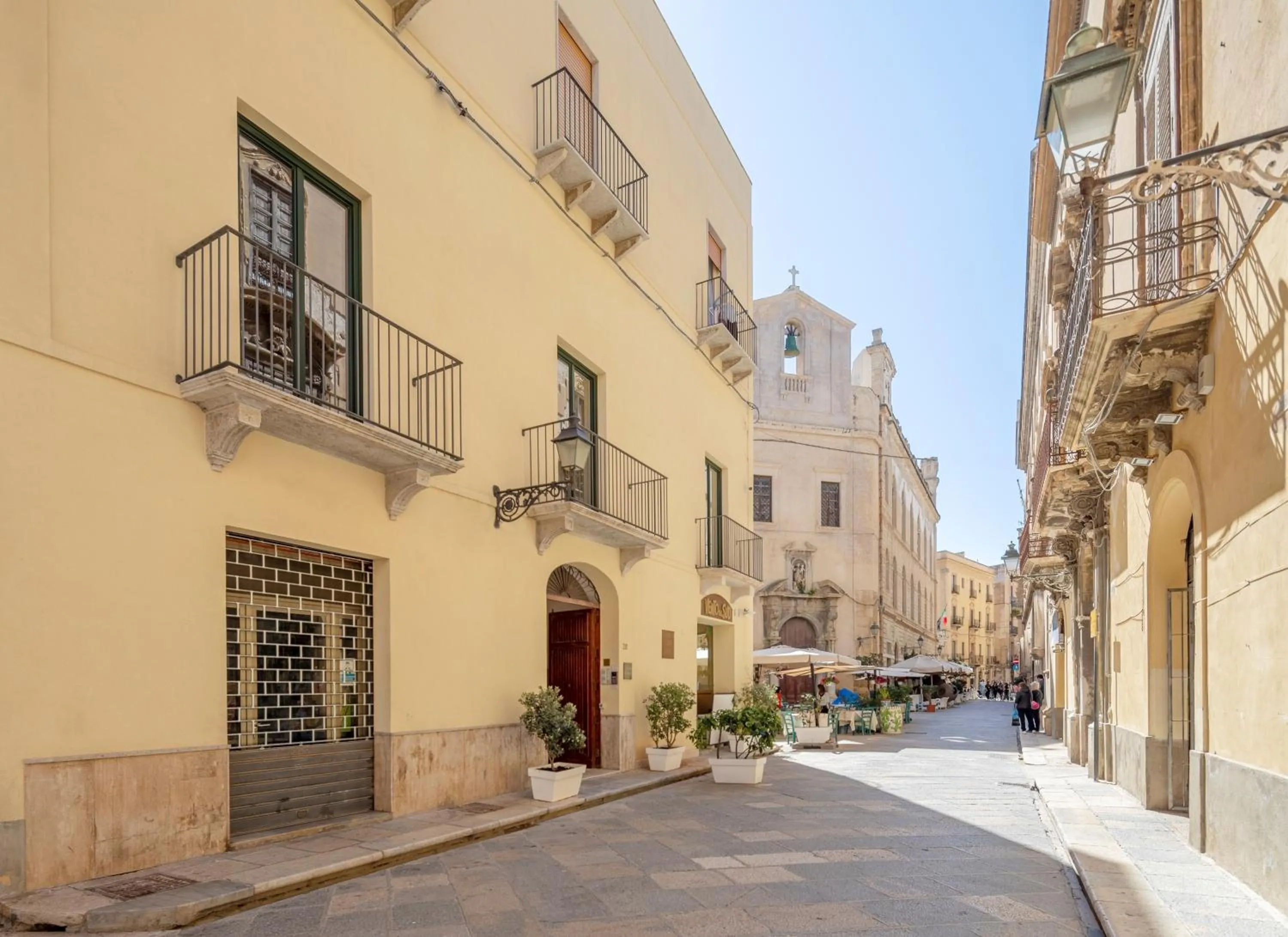 Neighbourhood in Fiveplace Design Suites & Apartments