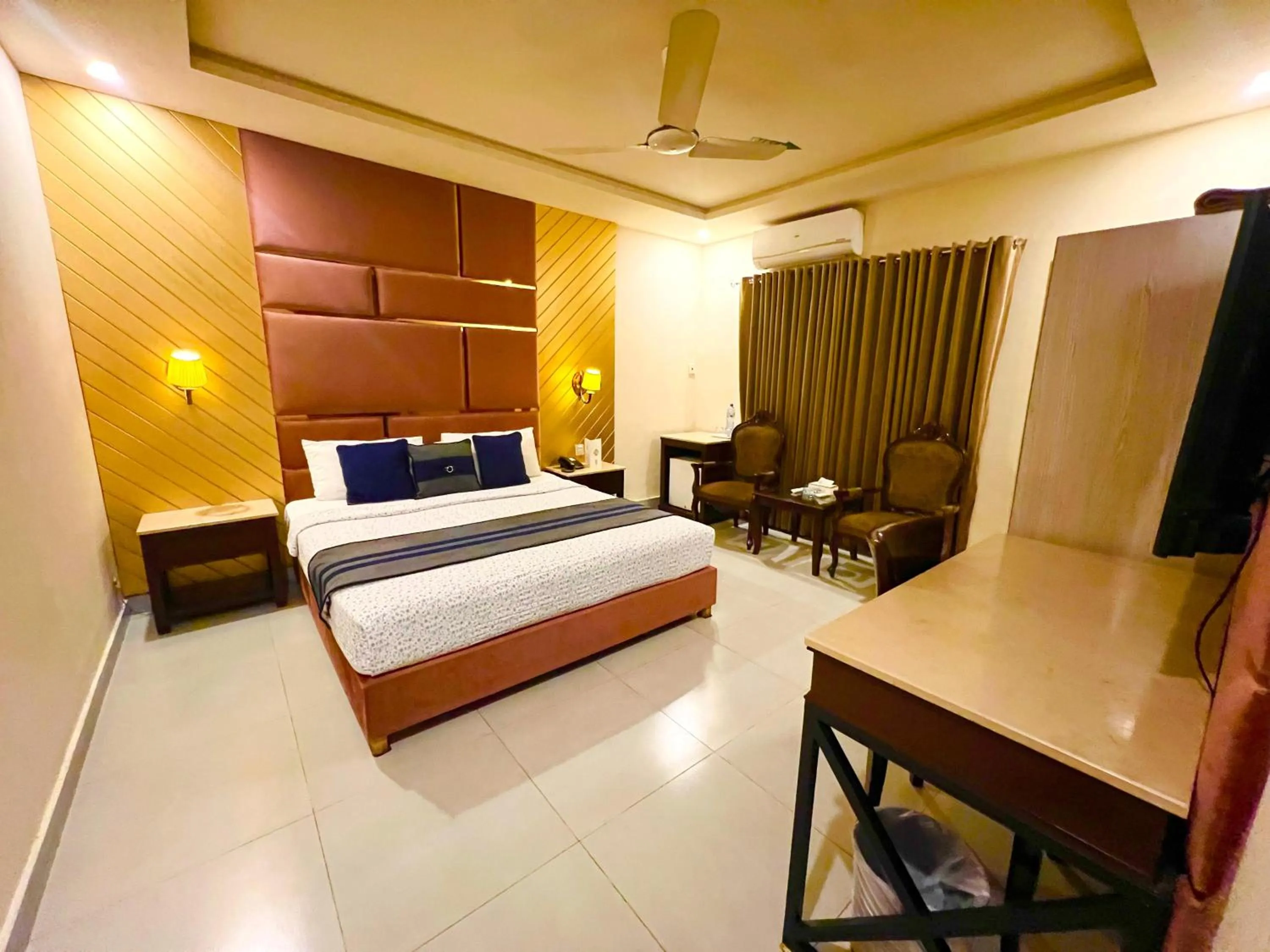 Bed in Shelton Guest House