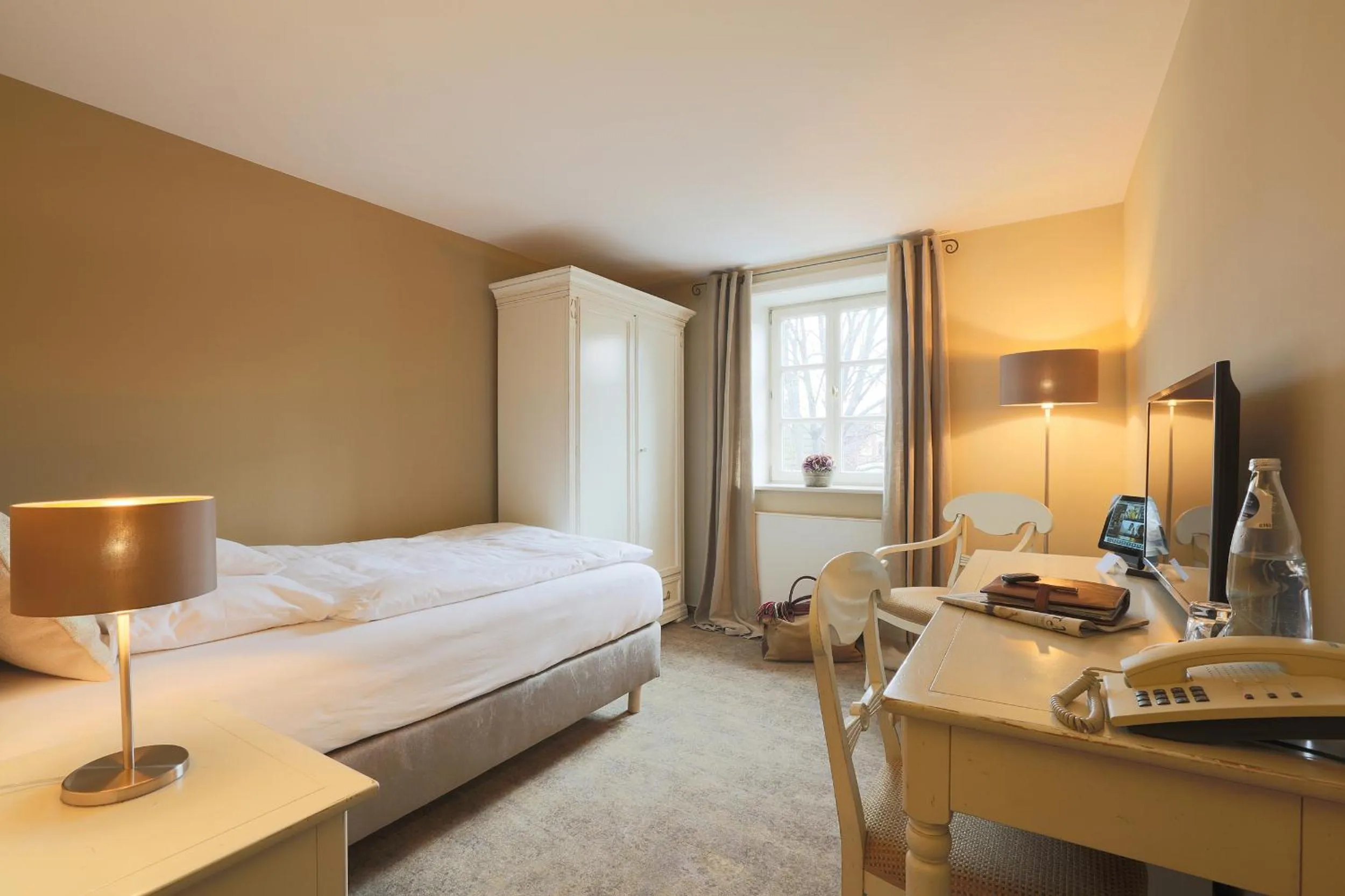 Photo of the whole room, Bed in Romantik Hotel am Brühl