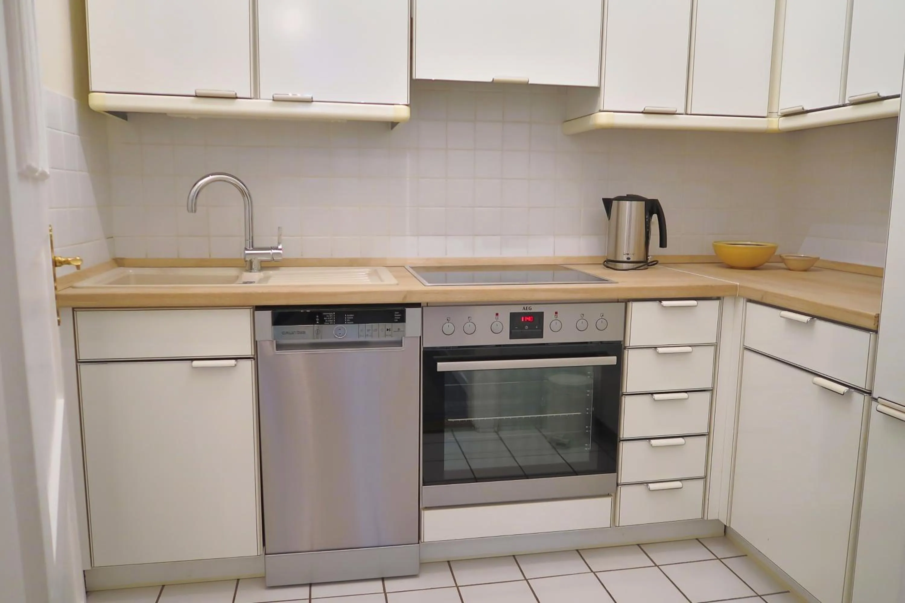 Kitchen or kitchenette in Romantik Hotel am Brühl