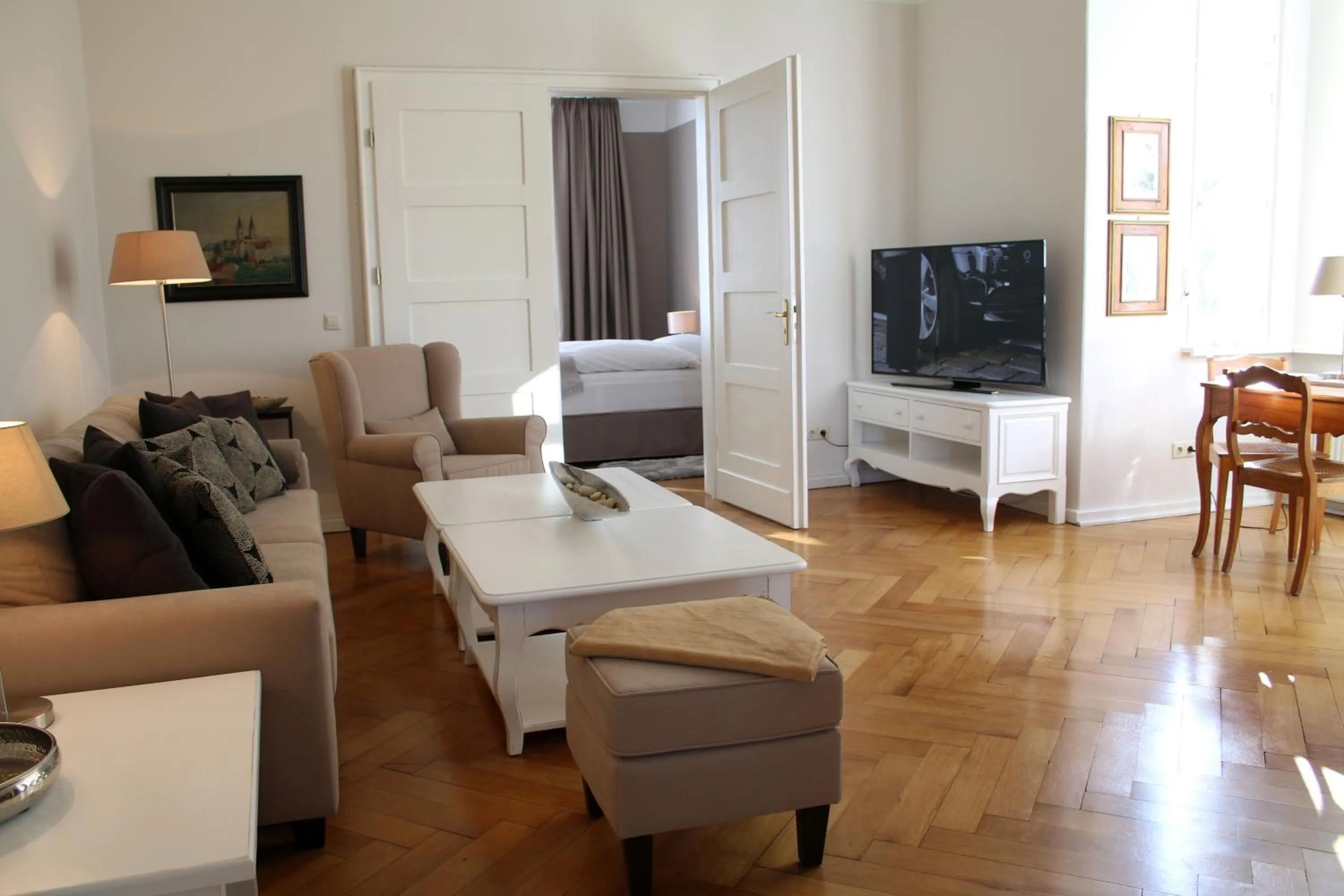 Living room, Bed in Romantik Hotel am Brühl