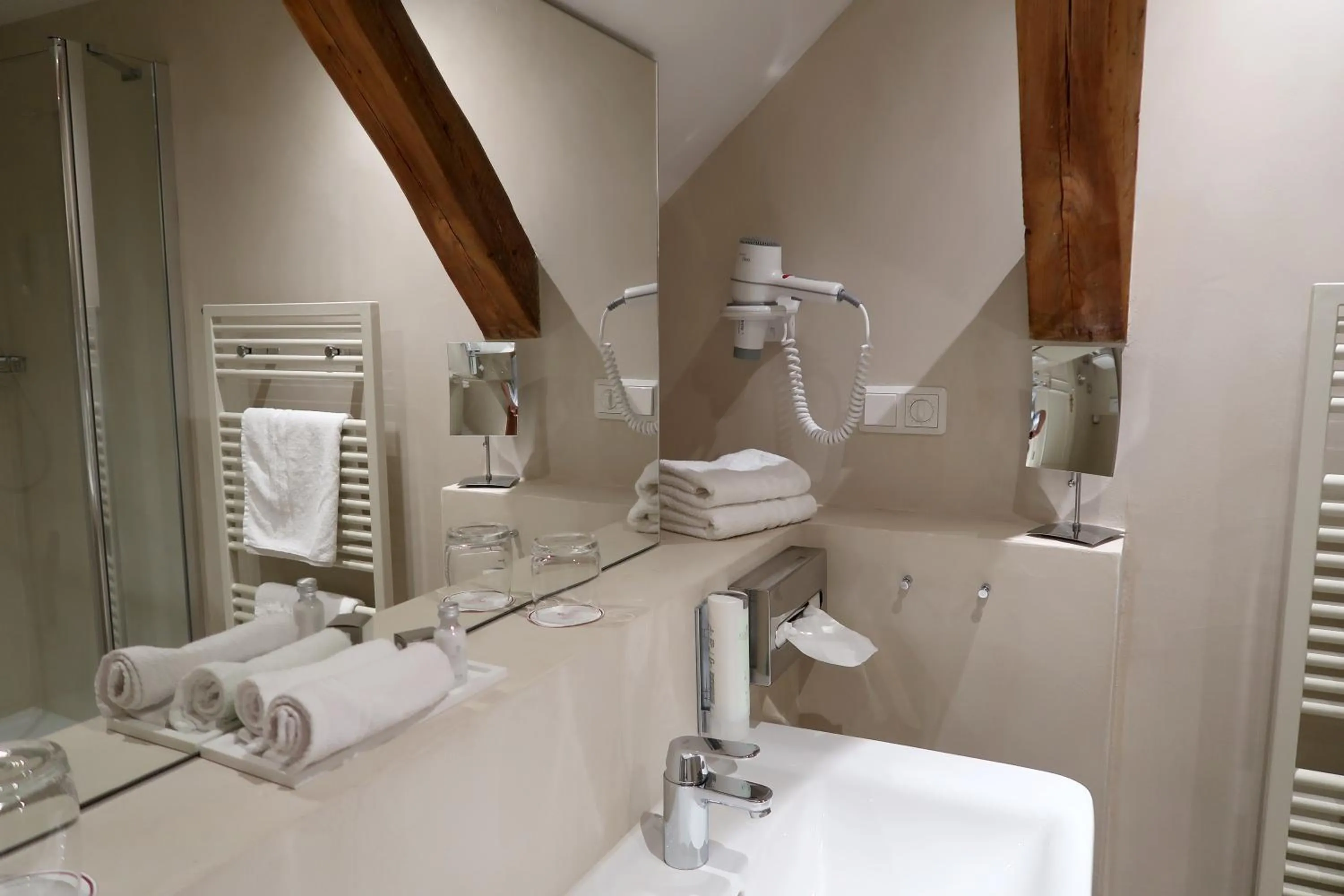 Bathroom in Romantik Hotel am Brühl