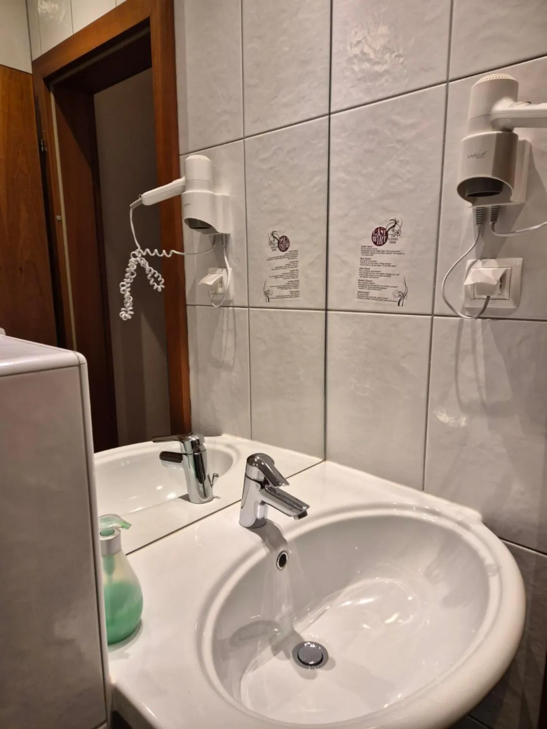 Shower in Stadthotel Kramer