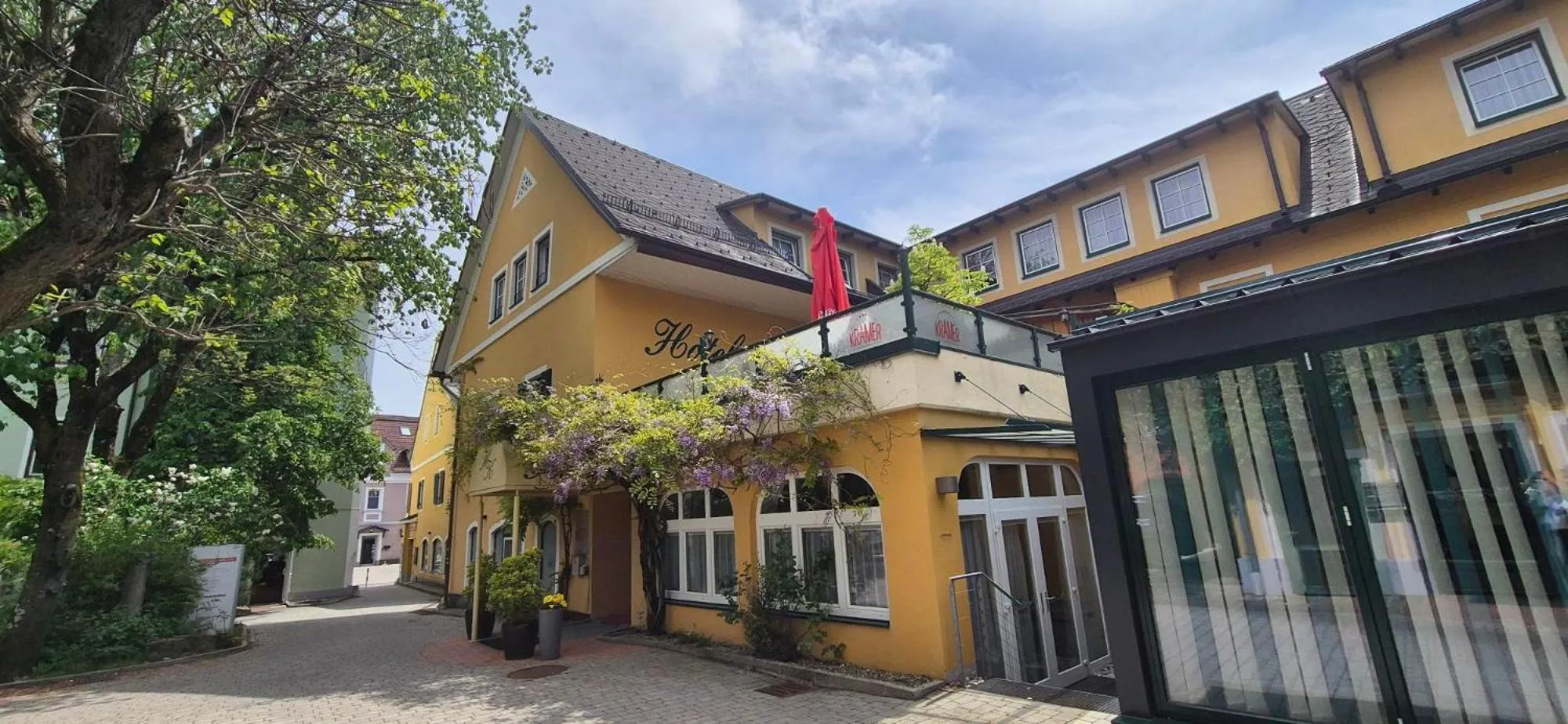 Property building in Stadthotel Kramer