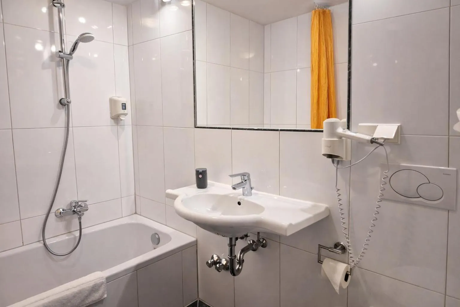 Bathroom in Stadthotel Kramer