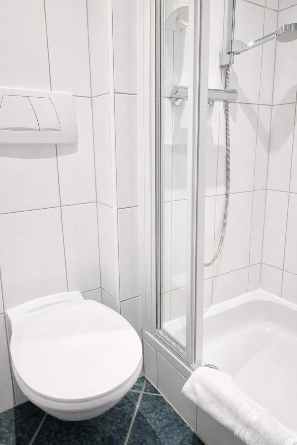 Shower in Stadthotel Kramer