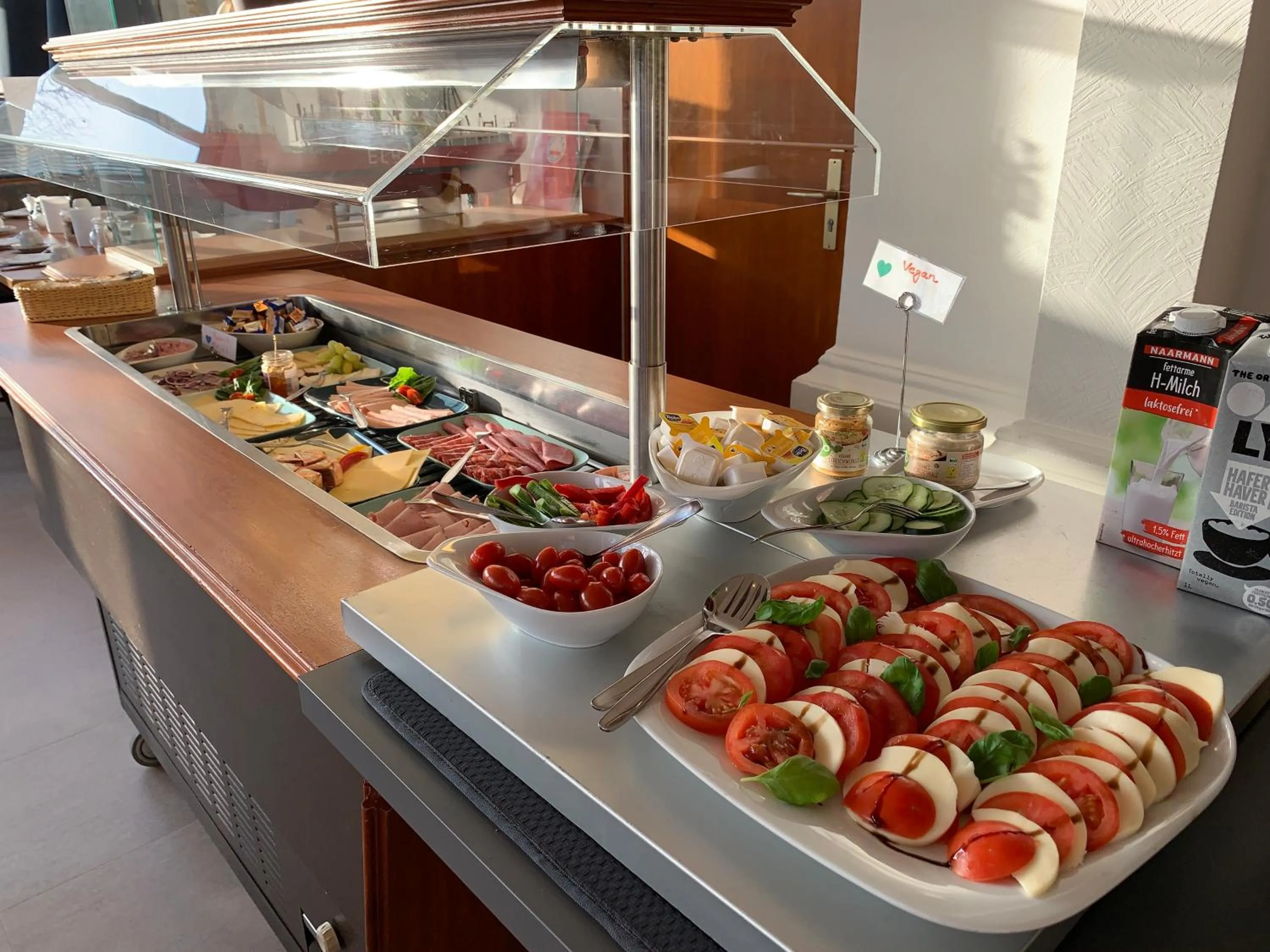 Buffet breakfast in Seehotel Neue Liebe