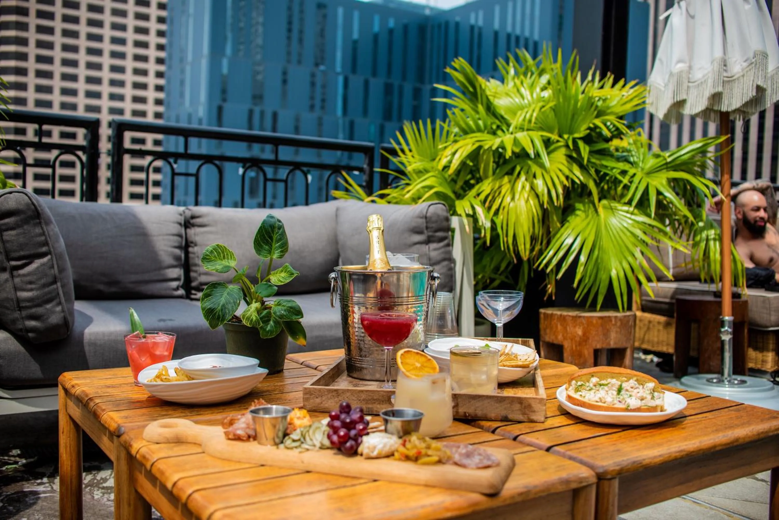 Swimming pool in Virgin Hotels New Orleans