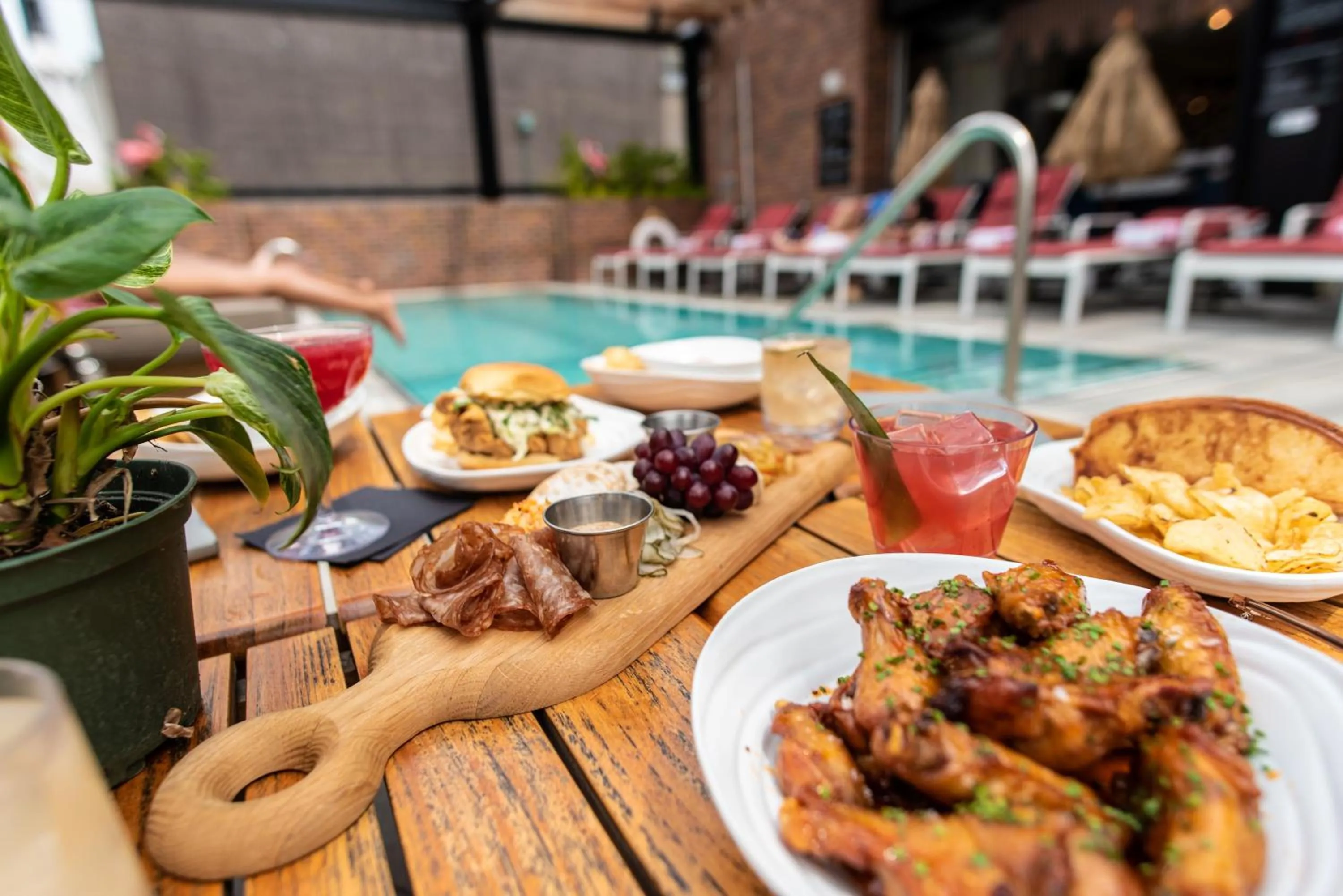Swimming pool in Virgin Hotels New Orleans