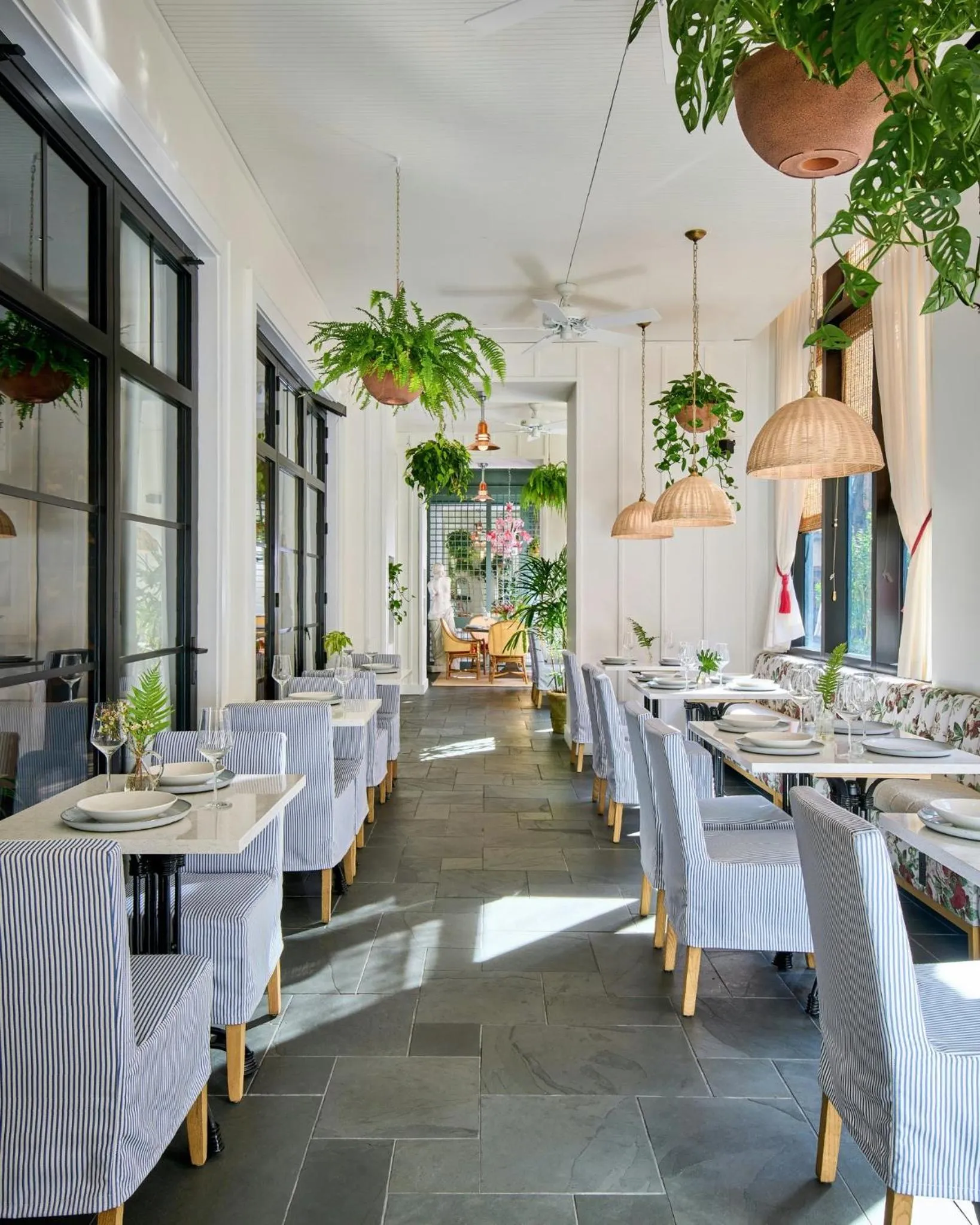 Restaurant/places to eat in Virgin Hotels New Orleans