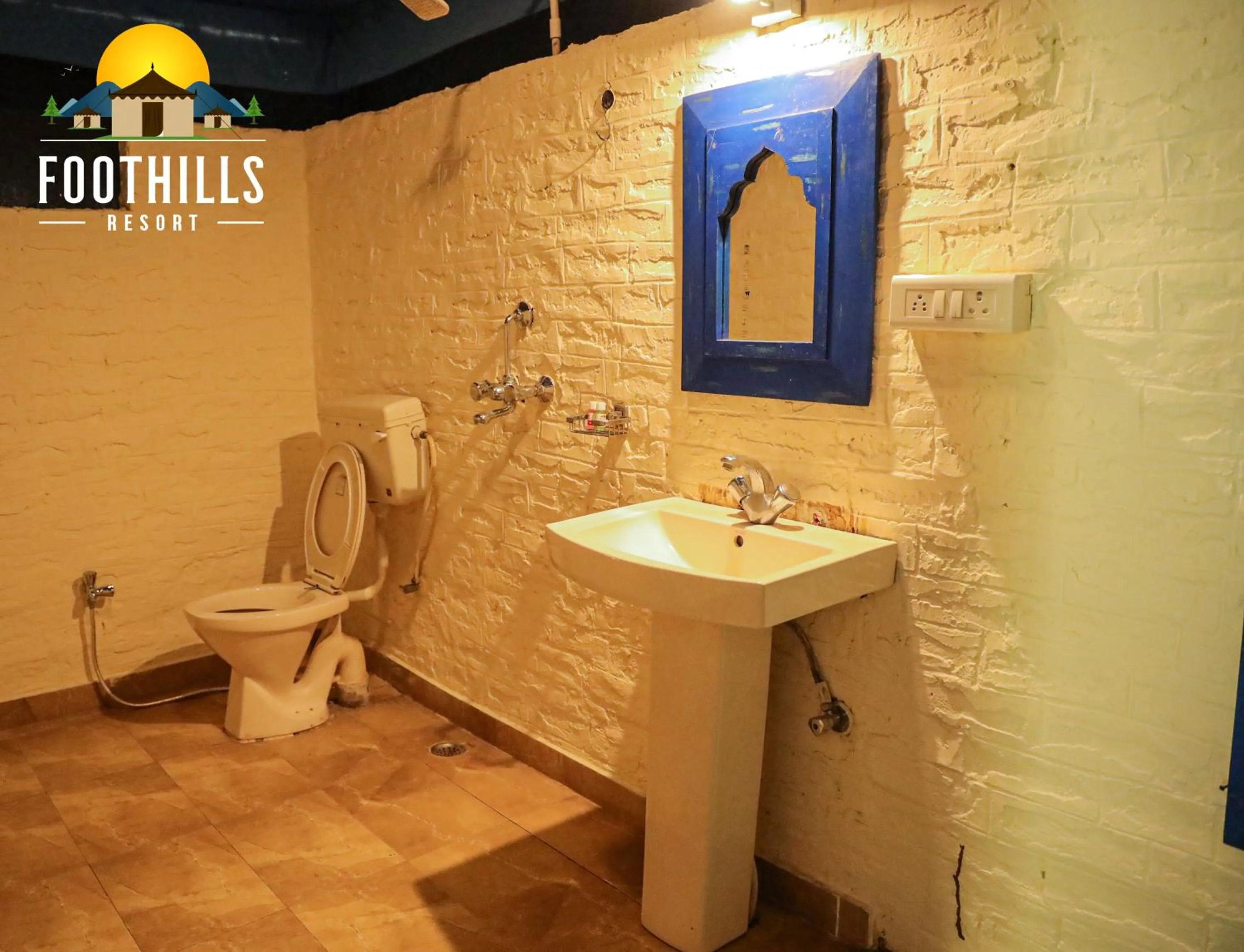 Toilet in Foothill Pushkar Resort