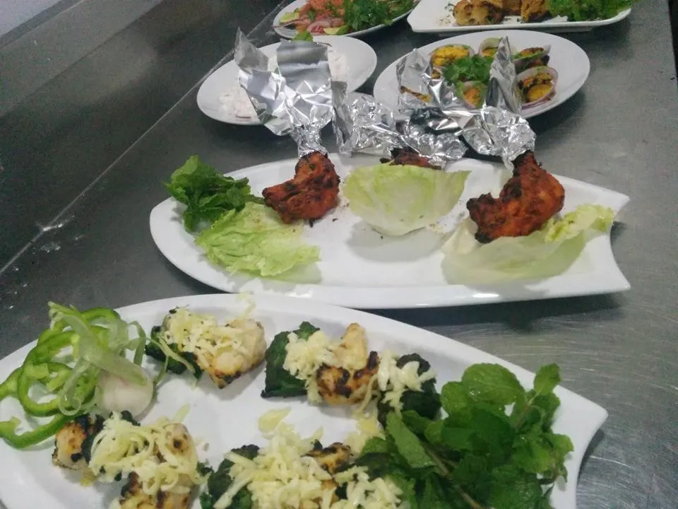 Restaurant/places to eat in Urban Rose Hotel & Apartments