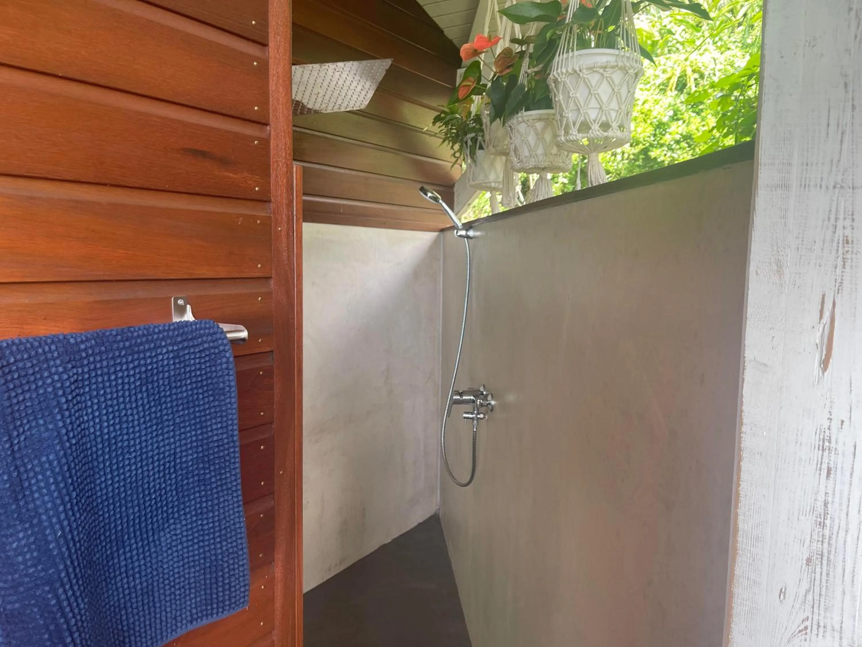 Shower in TropicAngel ECOLODGE de Charme