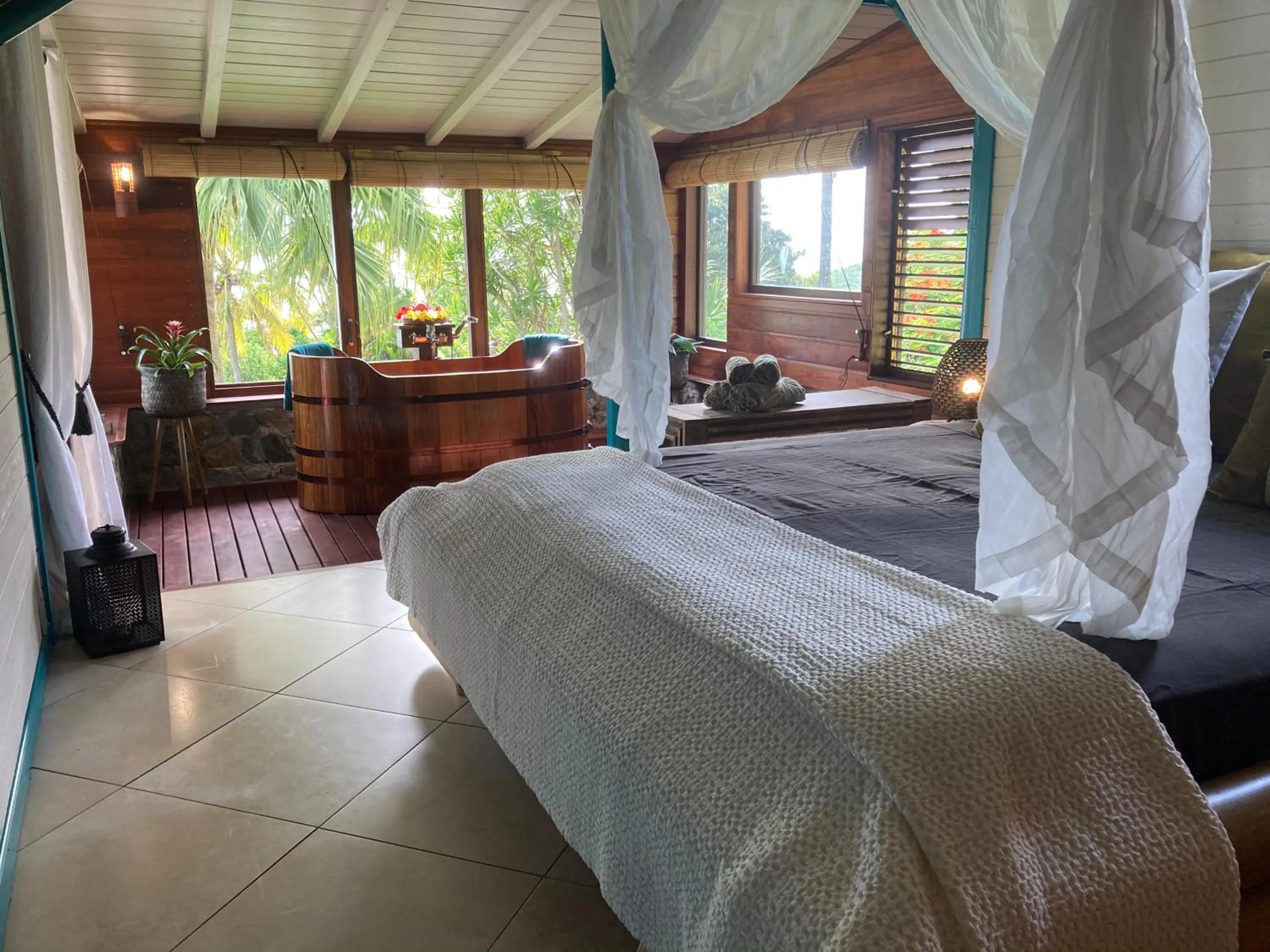 Photo of the whole room, Bed in TropicAngel ECOLODGE de Charme