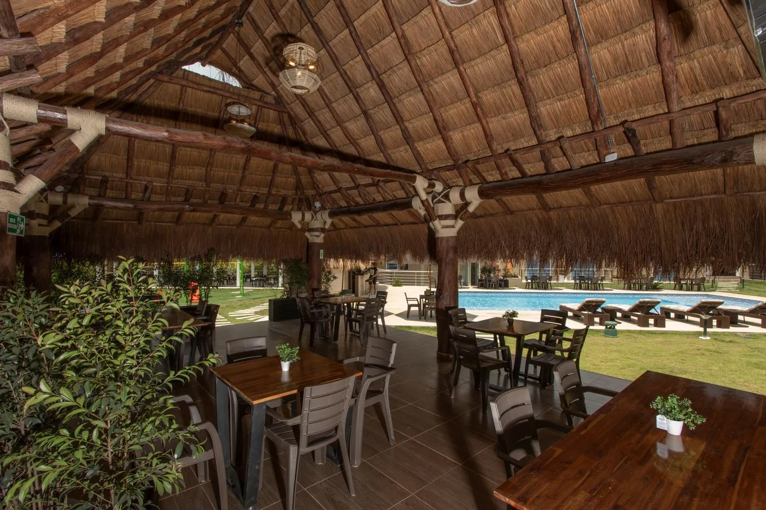 Lounge or bar in Hotel Natural Hill's by H&R