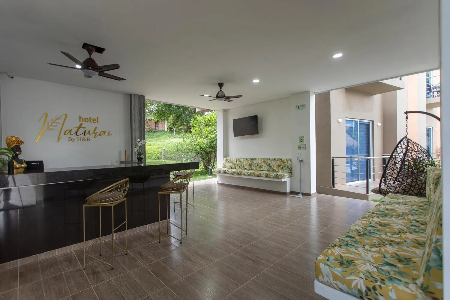 Lobby or reception in Hotel Natural Hill's by H&R