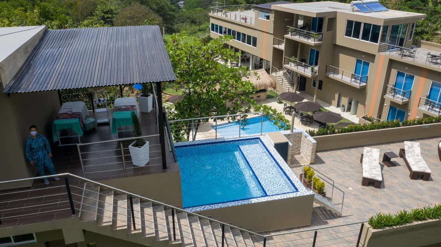 Pool view in Hotel Natural Hill's by H&R