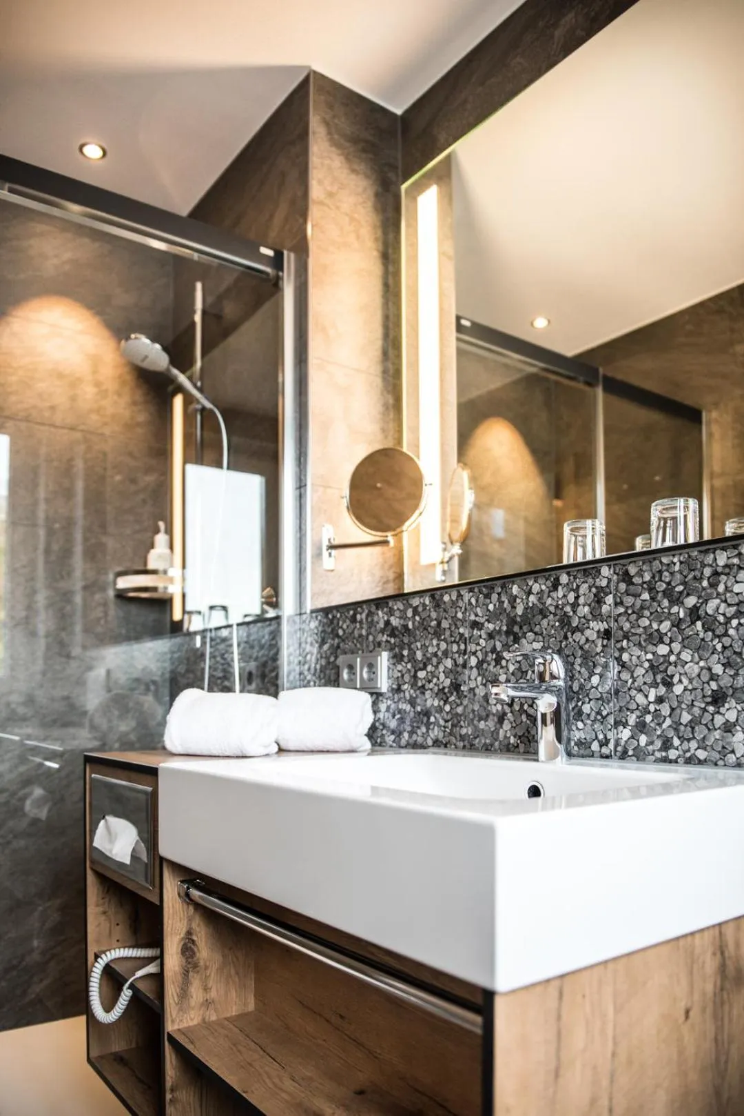 Shower in Hotel zur Post