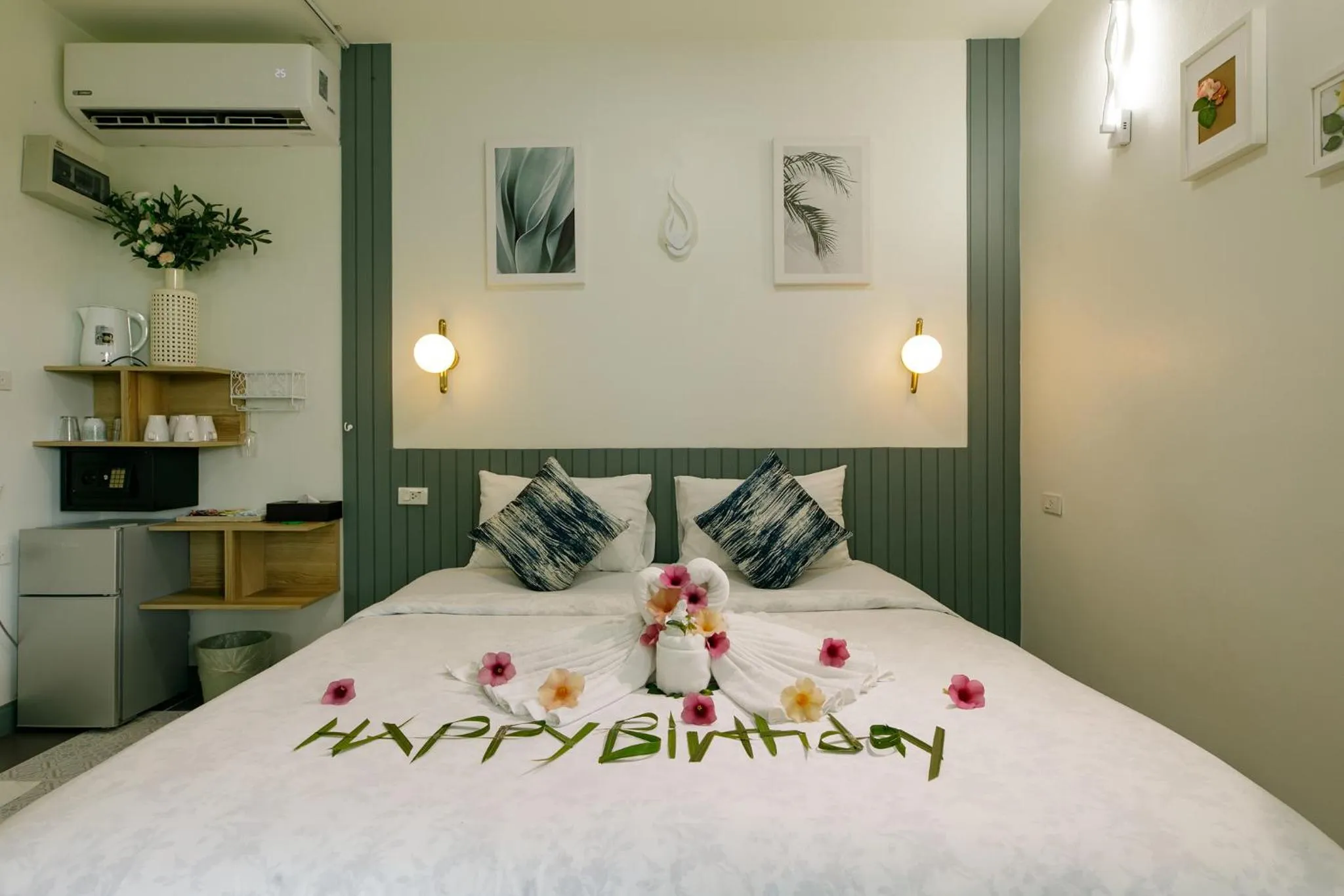 Bed in Magical Mountain View Resort