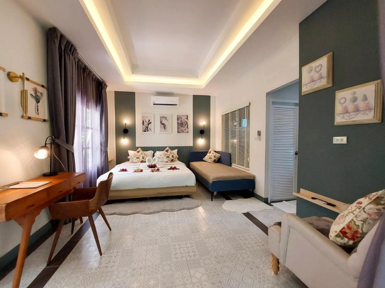 Bed in Magical Mountain View Resort