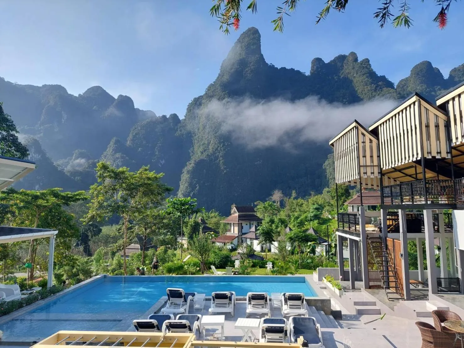 Swimming pool in Magical Mountain View Resort