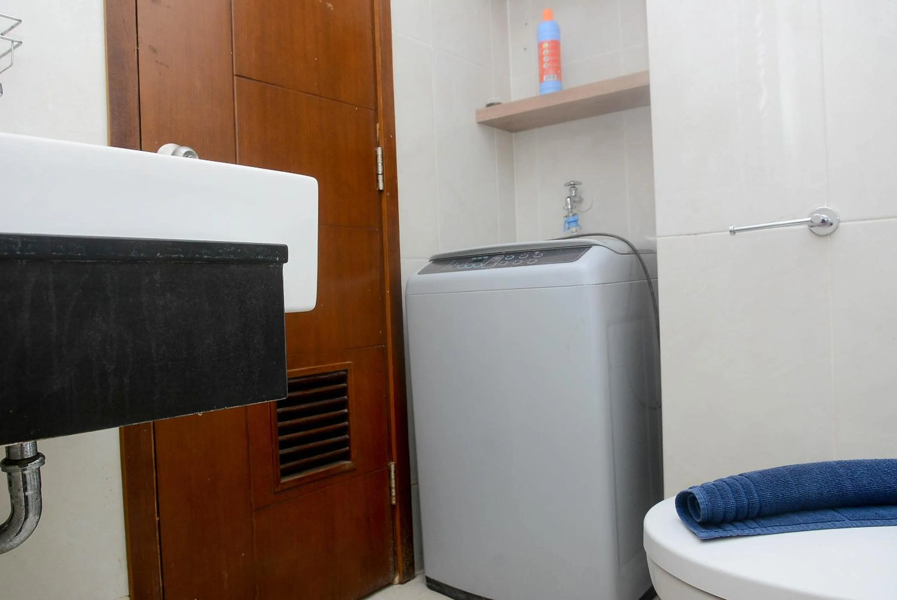 Gorgeous and Strategic Studio Apartment at Capitol Park Residence By Travelio