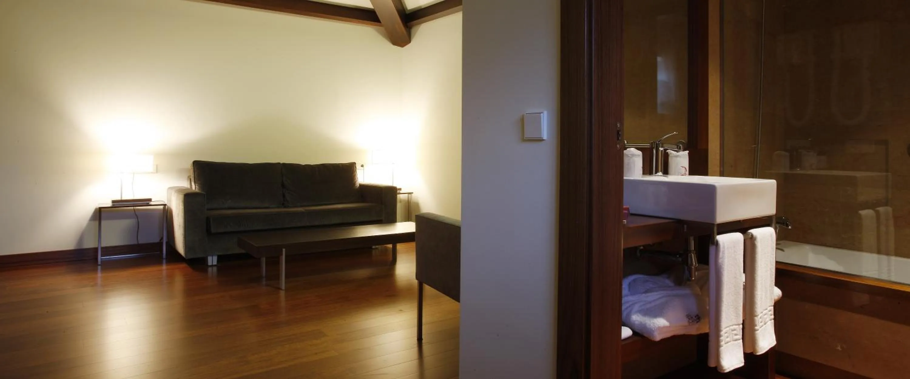 Photo of the whole room in Hotel Palacio de Merás