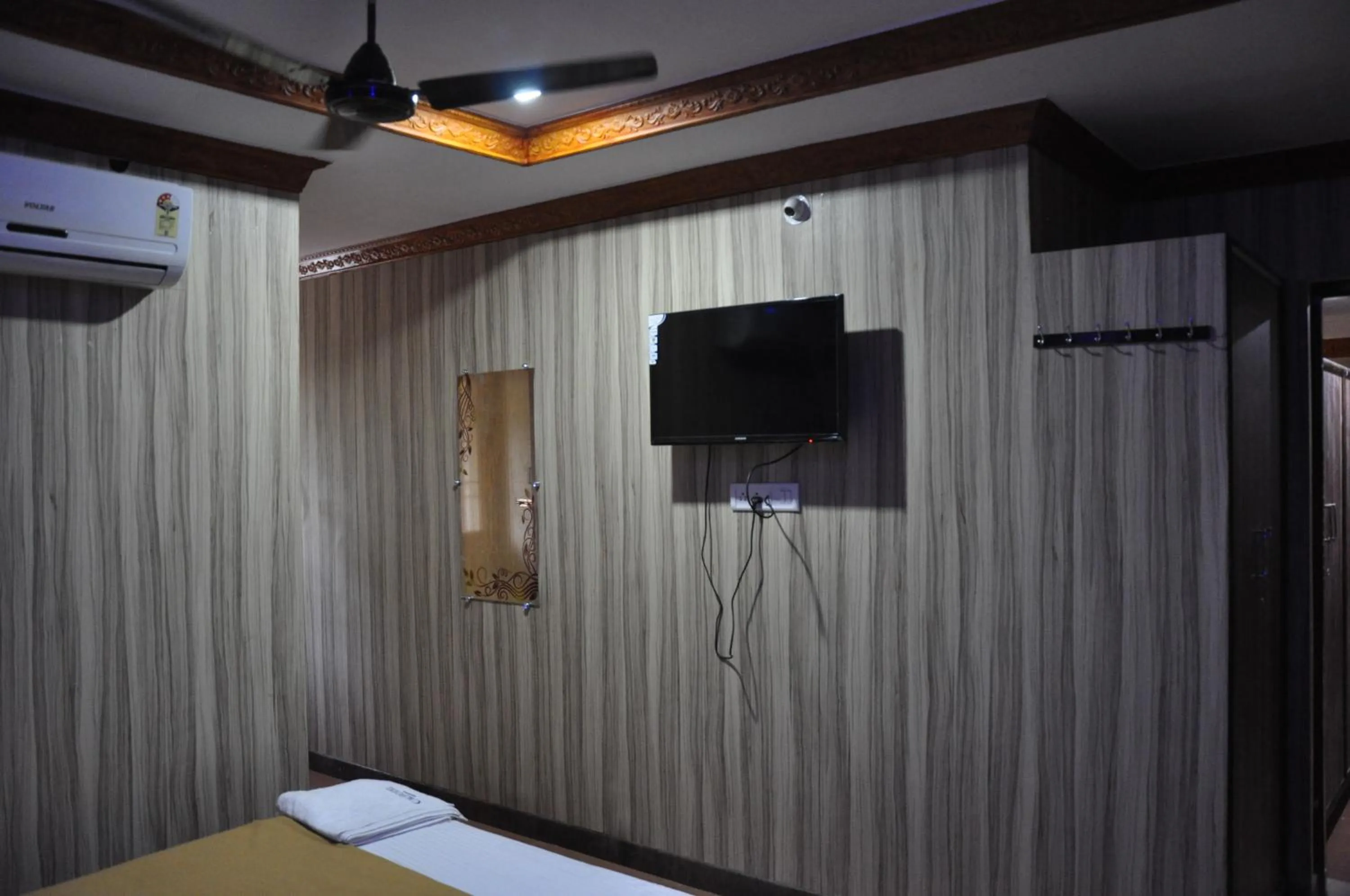 Bed in C M HOTEL NEW