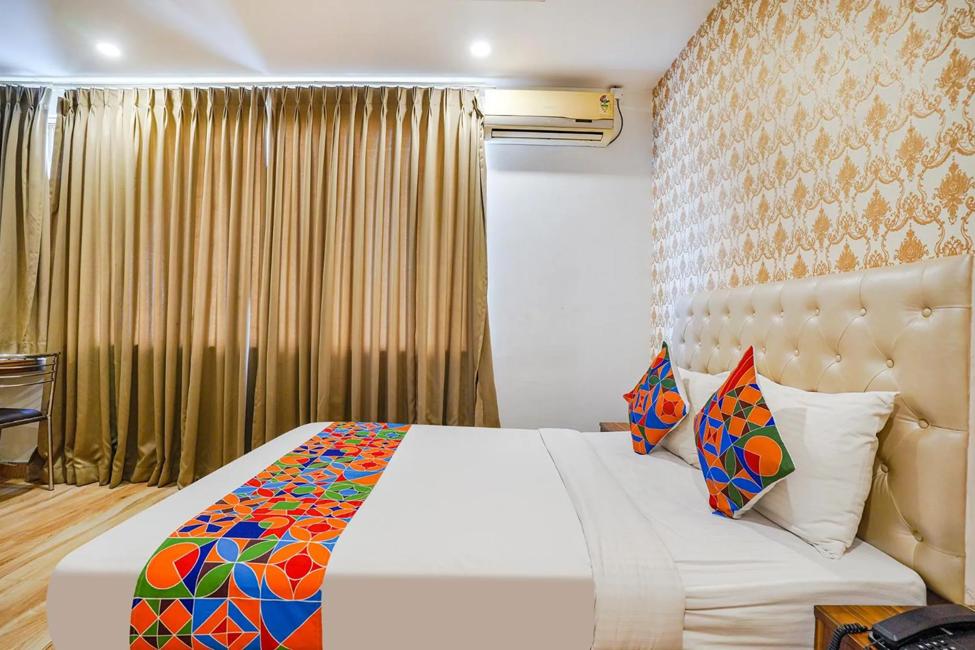 Bed in Via Shreyas Inn