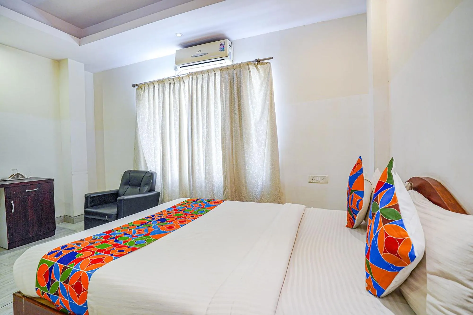 Bed in Via Shreyas Inn