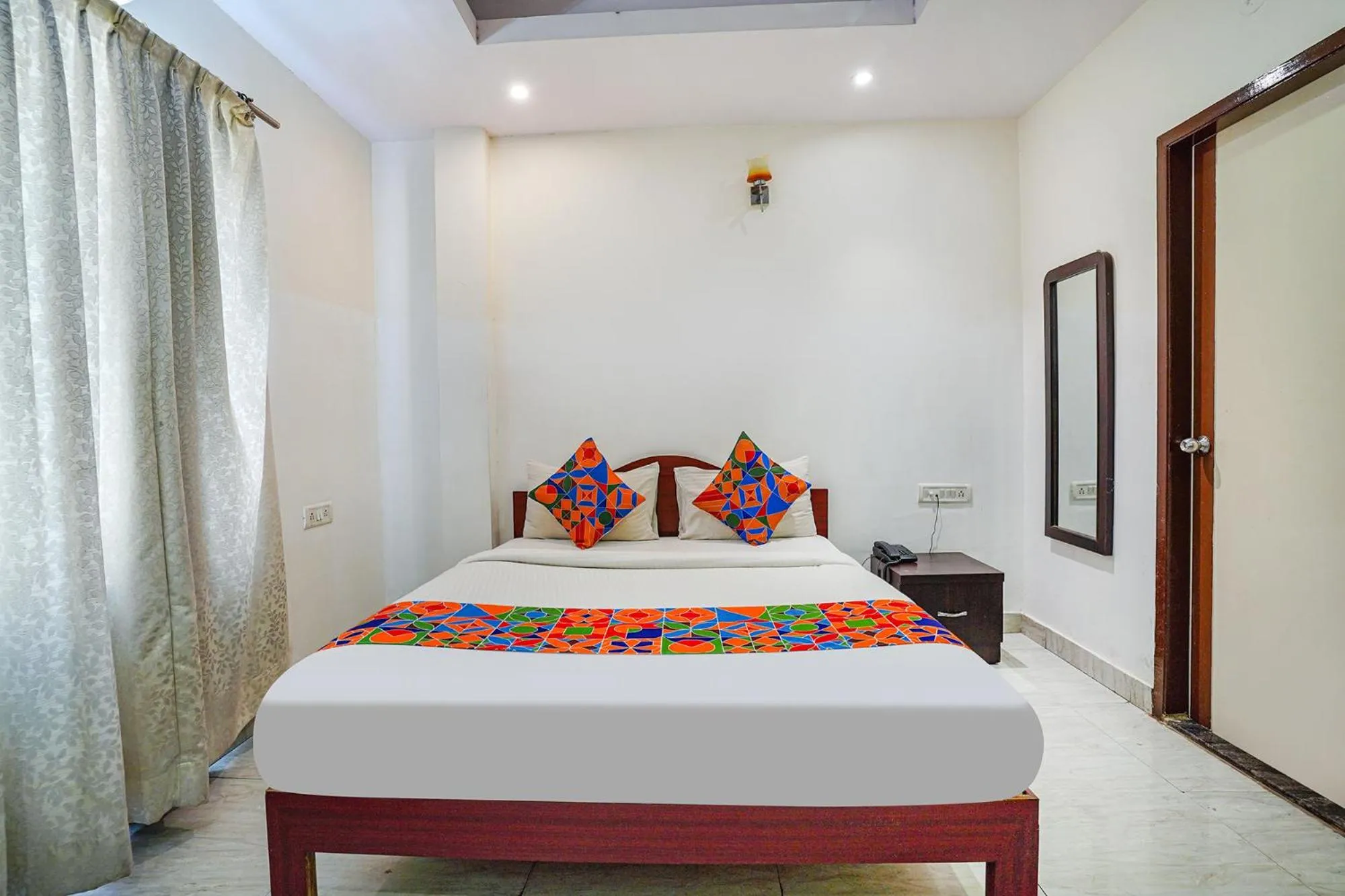 Bed in Via Shreyas Inn