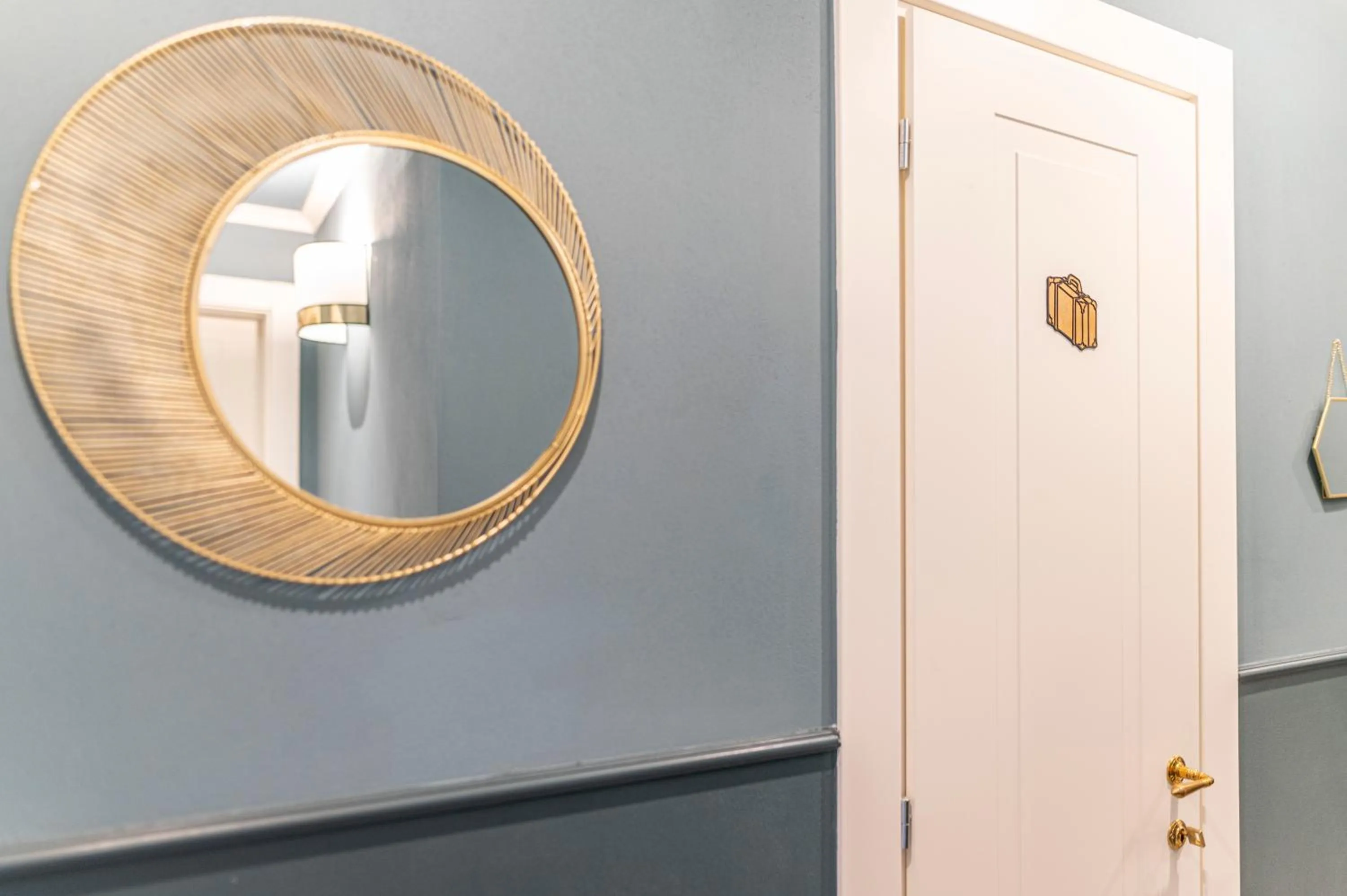 Decorative detail in La Lu cozy rooms 2