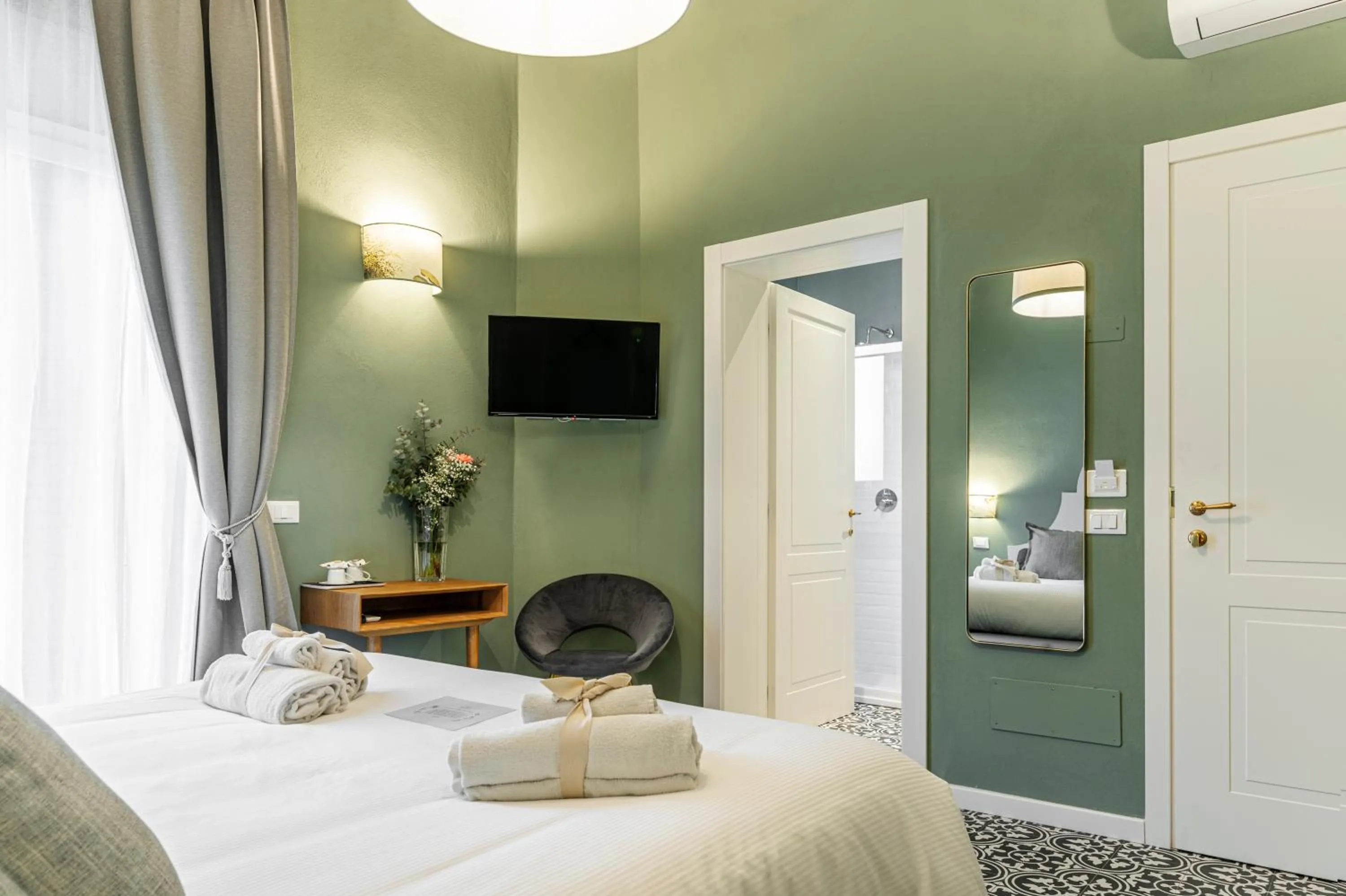 TV and multimedia, Bed in La Lu cozy rooms 2