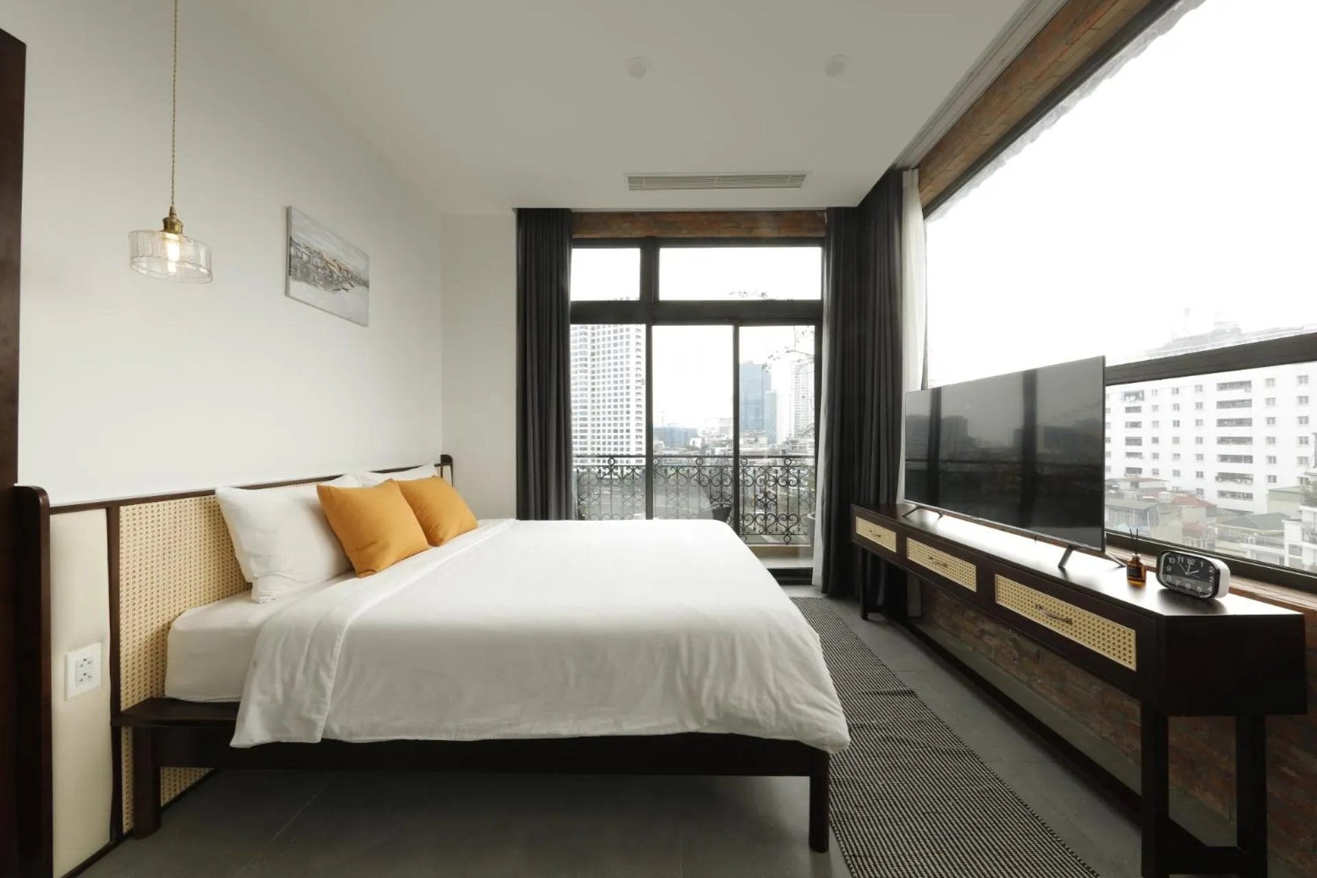 Photo of the whole room, Bed in Mersey Central Hanoi Apart'Hotel